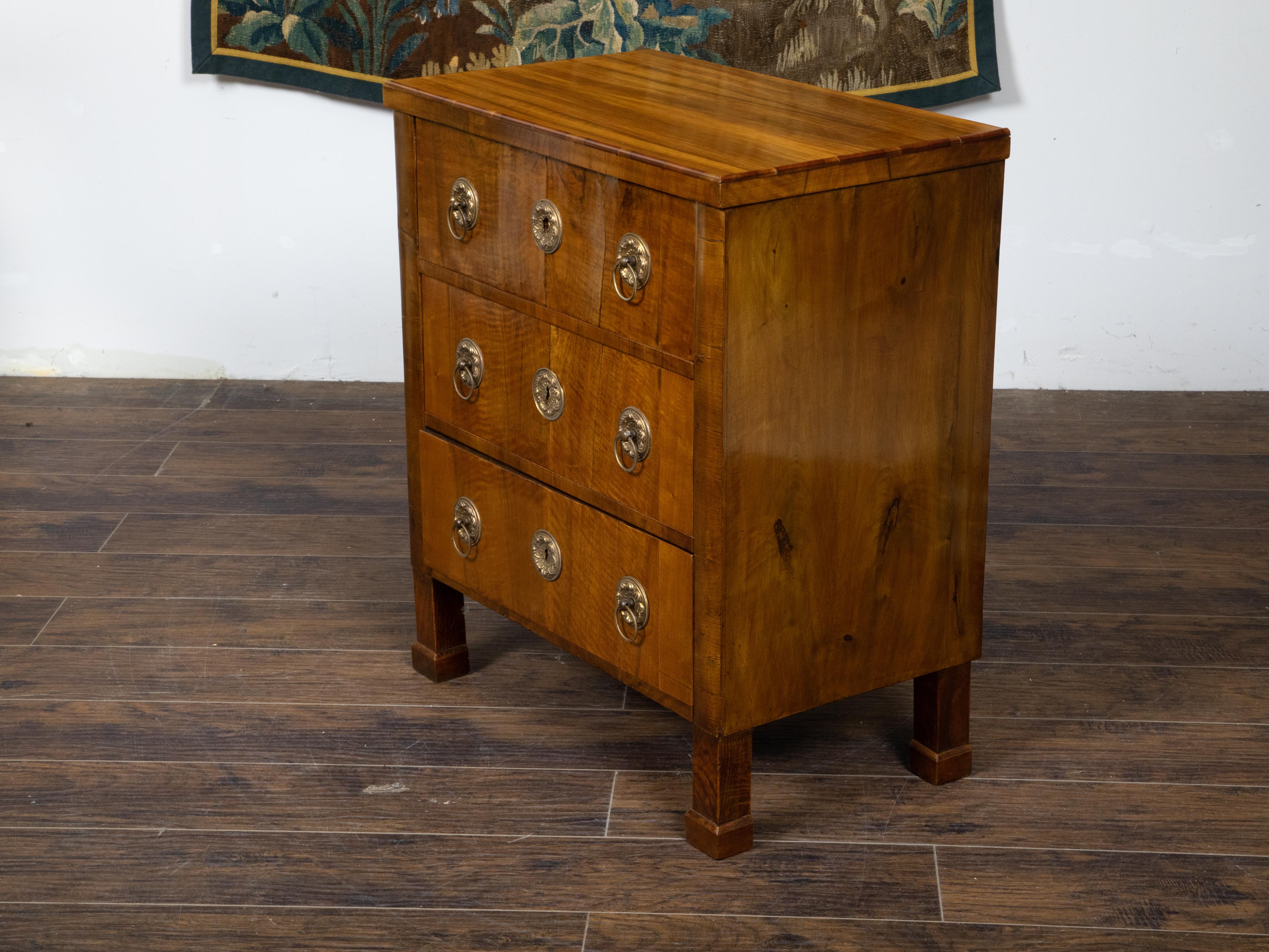 19th Century Austrian Biedermeier Period 1840s Walnut Veneered Commode with Three Drawers For Sale