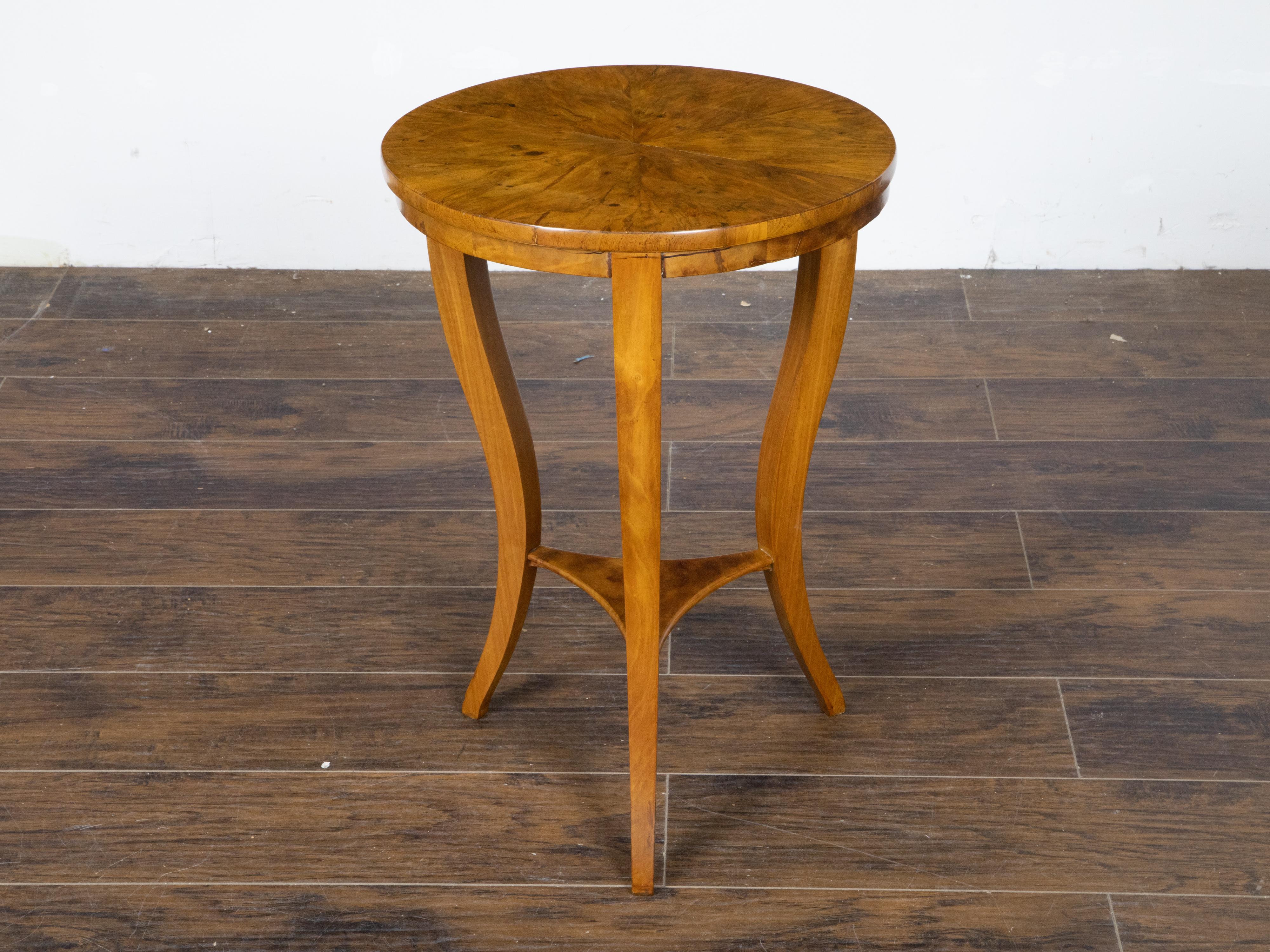19th Century Austrian Biedermeier Period Walnut Side Table with Round Radiating Veneered Top For Sale