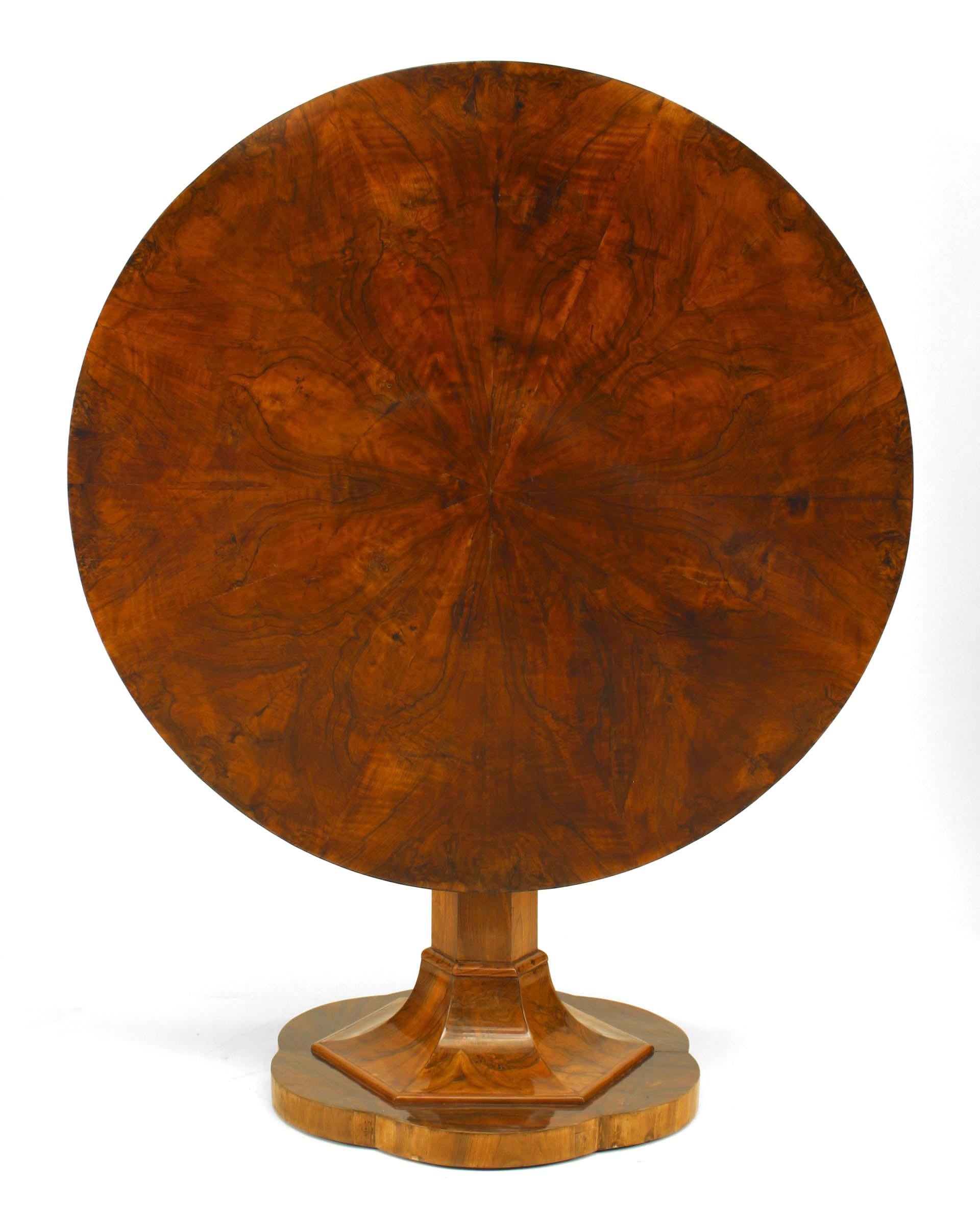 Austrian Biedermeier Walnut Tilt Top Center Table In Good Condition For Sale In New York, NY