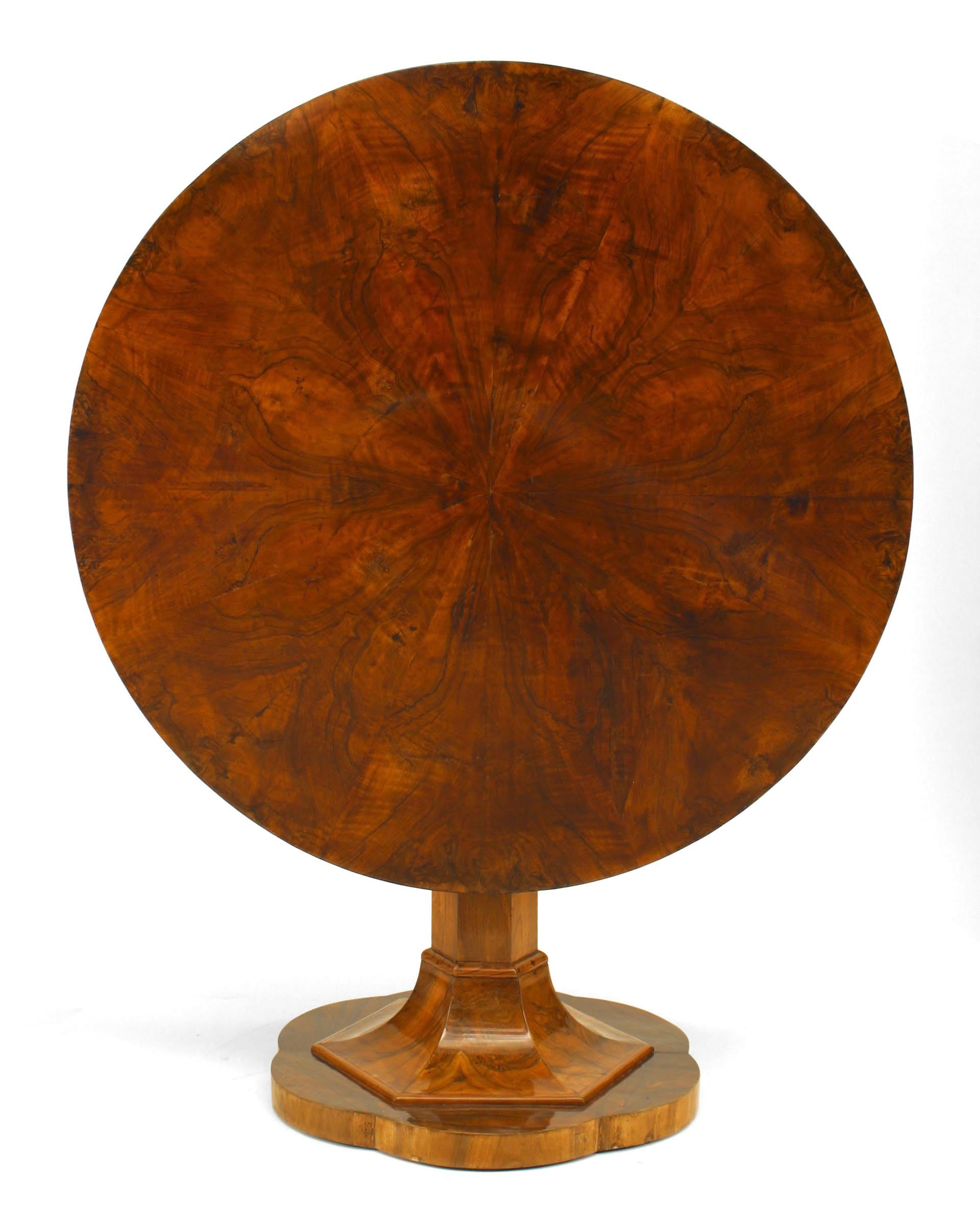 Austrian Biedermeier Walnut Tilt Top Center Table In Good Condition For Sale In Queens, NY