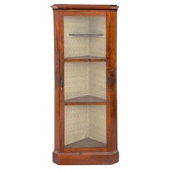 Österreichischer Biedermeier-Eckschrank aus Nussbaum, 19 C