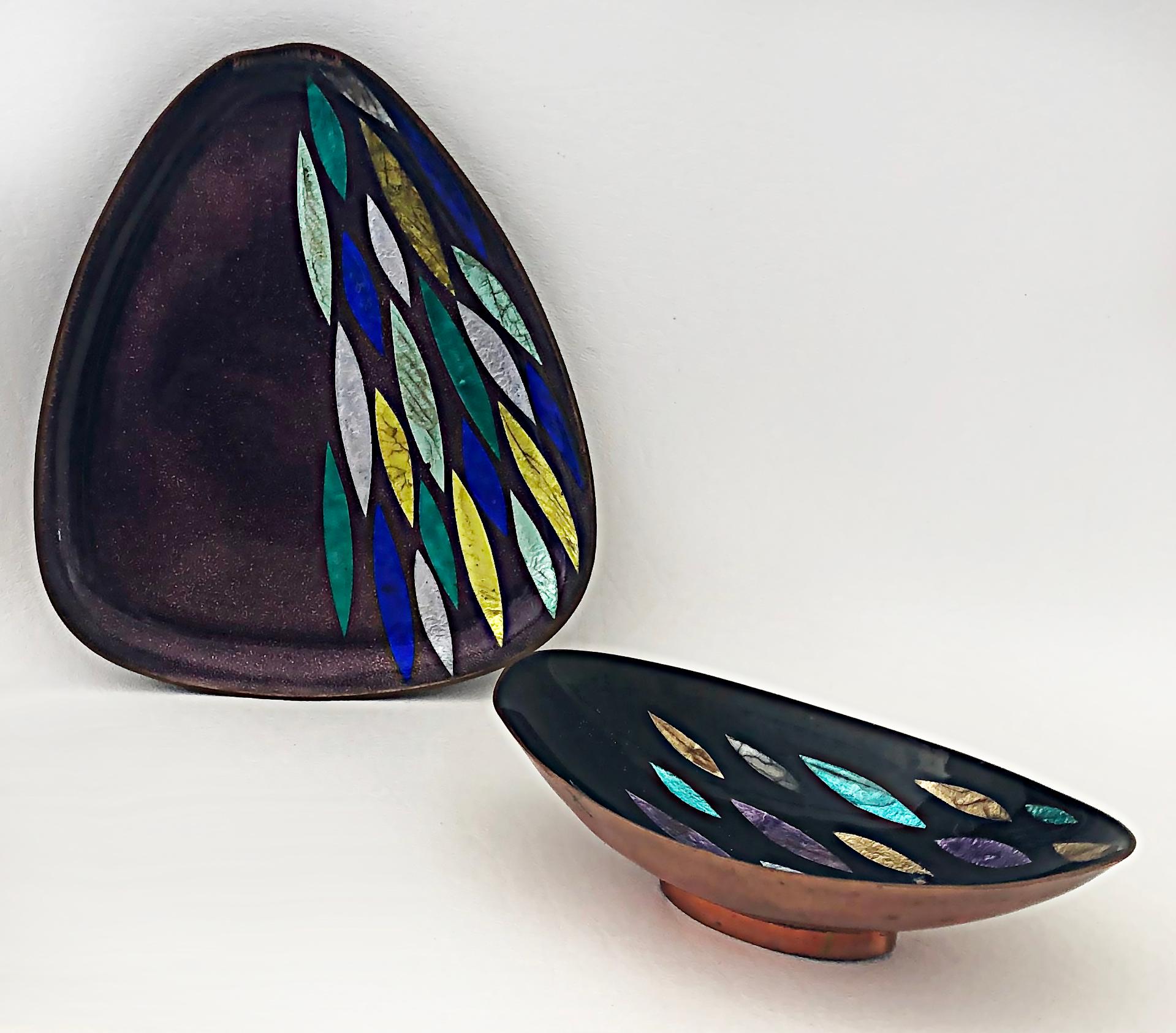 Austrian Black, Starr & Gorham Emaille-Kupferschalen, Wien, 2er-Set

Zum Verkauf angeboten wird ein Satz von 2 Black, Starr & Gorham emailliertem Kupfer Schüssel und Tablett. Sie sind in ovalen und dreieckigen Formen mit weichen, abgerundeten Kanten