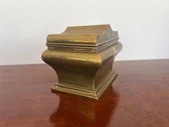 Scatola per tabacco Dinanderie austriaca a forma di bombe, XIX secolo o precedente