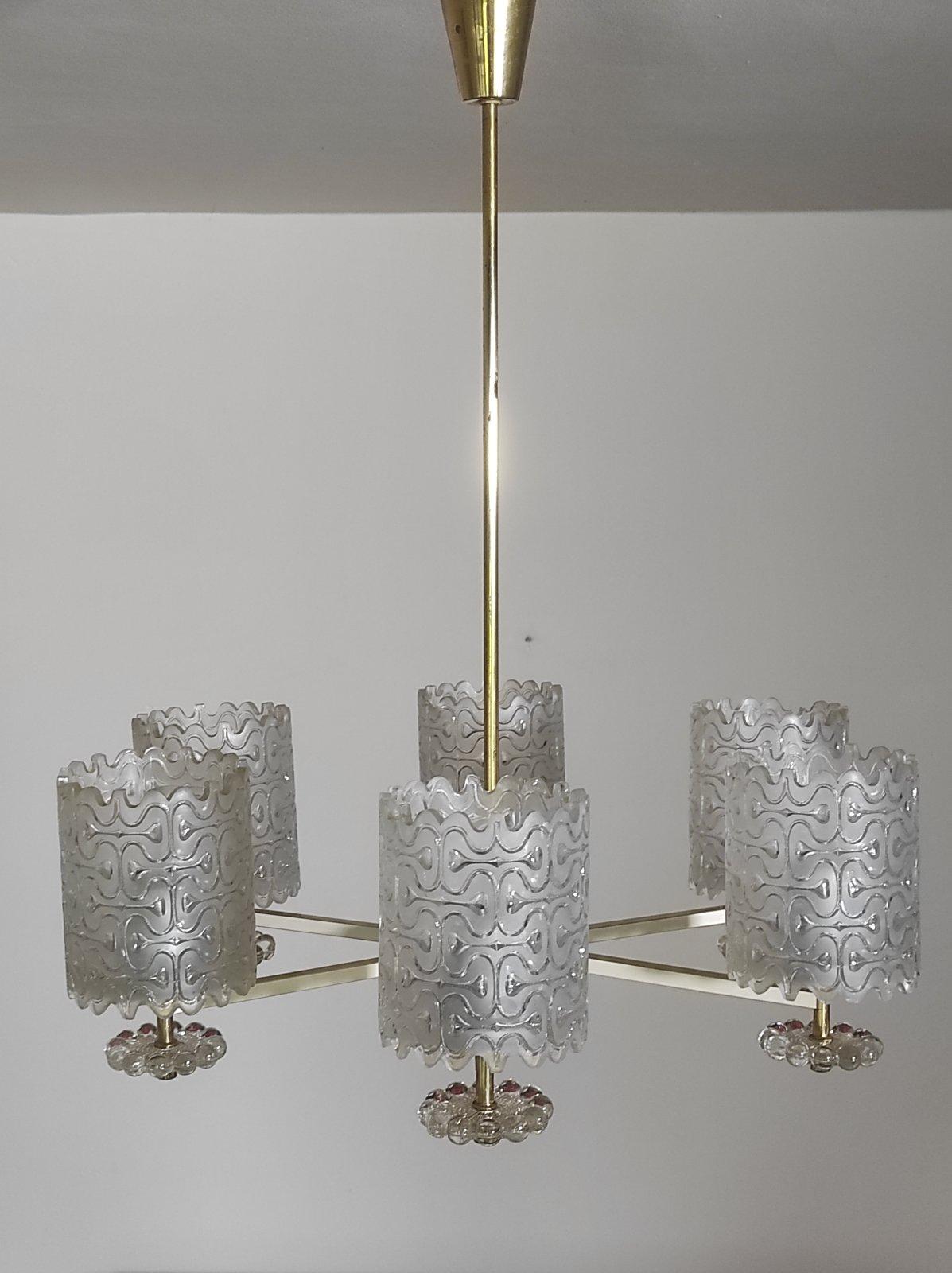 Austrian Brass and Glass Vintage Chandelier 1960s For Sale 5