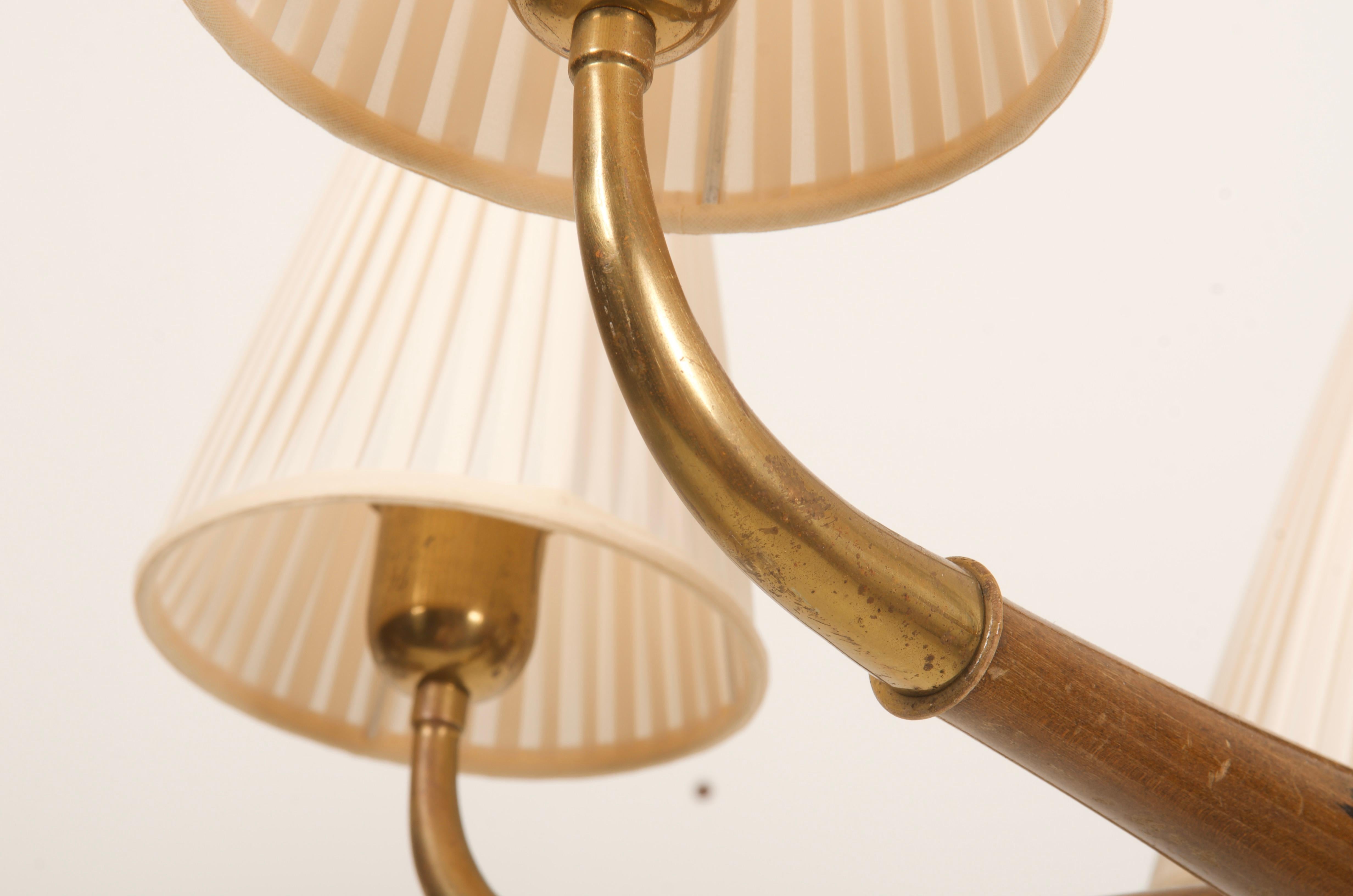 Austrian Brass and Walnut Midcentury Chandelier by Oswald Haerdtl for Kalmar 4