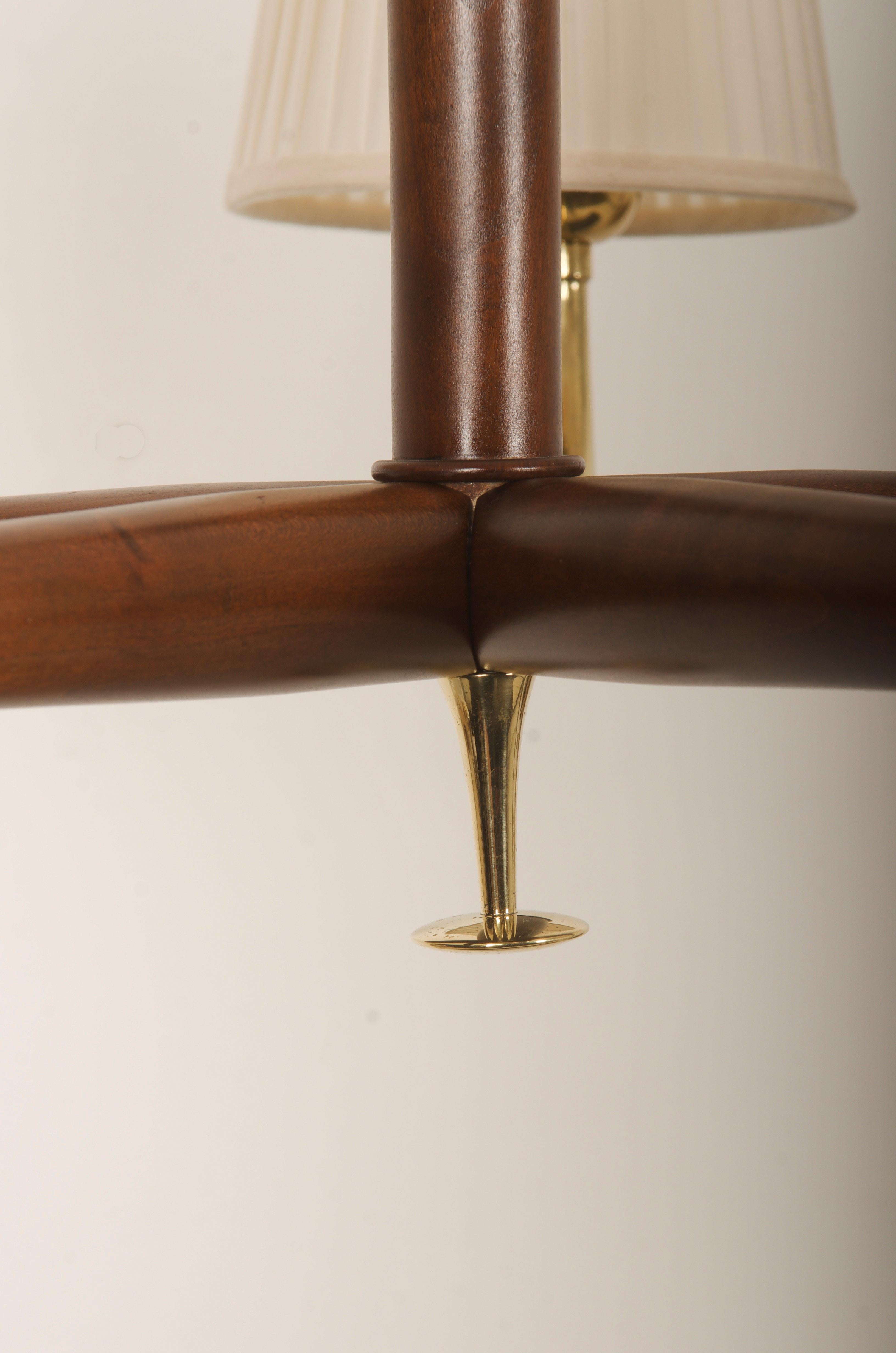 Lampadario austriaco di metà secolo in ottone e noce di Oswald Haerdtl per Kalmar in vendita 1