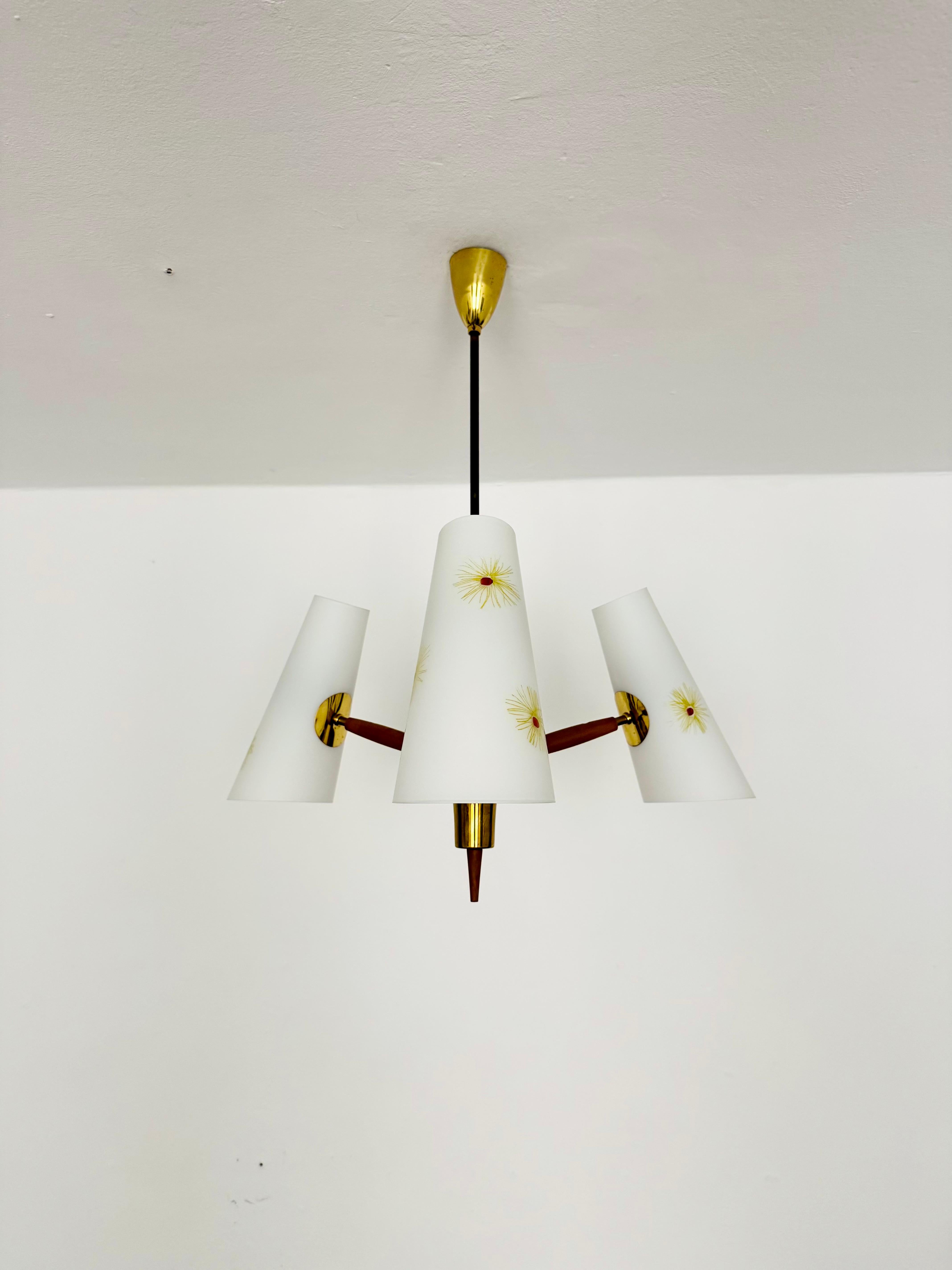 Mid-Century moderno Lampadario austriaco in ottone di Rupert Nikoll in vendita