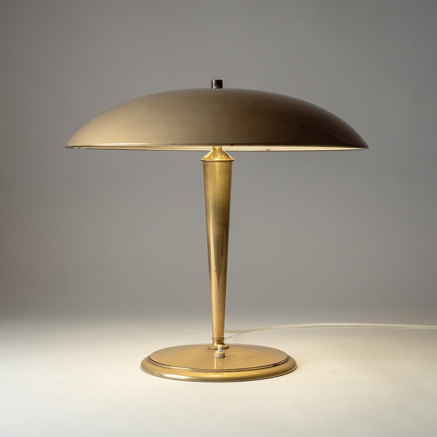 Österreichische Messing-Tischlampe, 1940er Jahre (Mitte des 20. Jahrhunderts) im Angebot