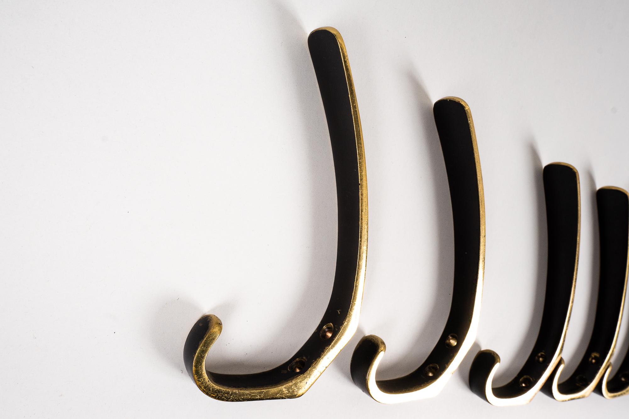 Österreichische Wandhaken aus Messing von Hertha Baller aus den 1950er Jahren (Geschwärzt) im Angebot