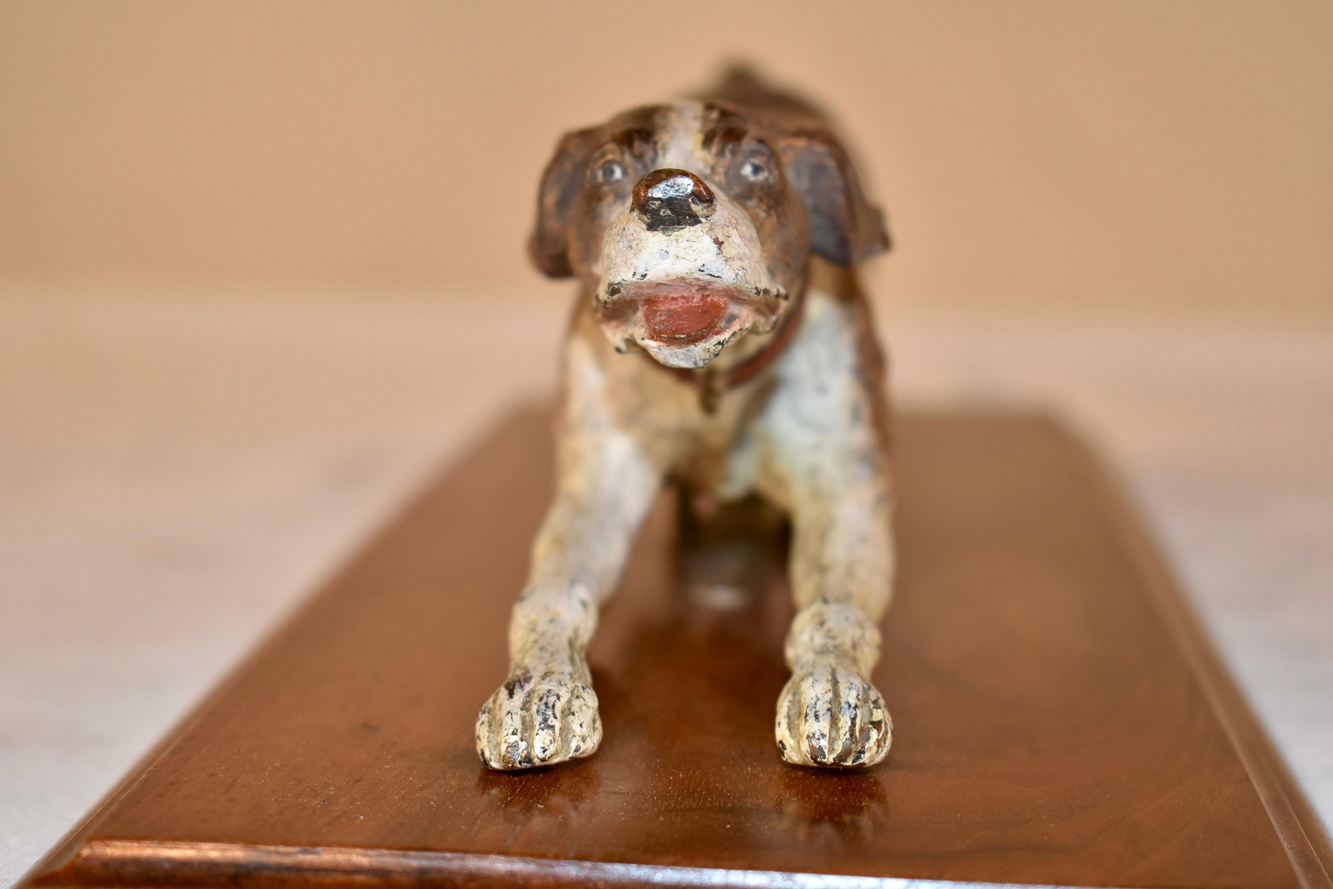 Fermalettere a forma di cane in bronzo austriaco, CIRCA 1900 In condizioni buone in vendita a High Point, NC