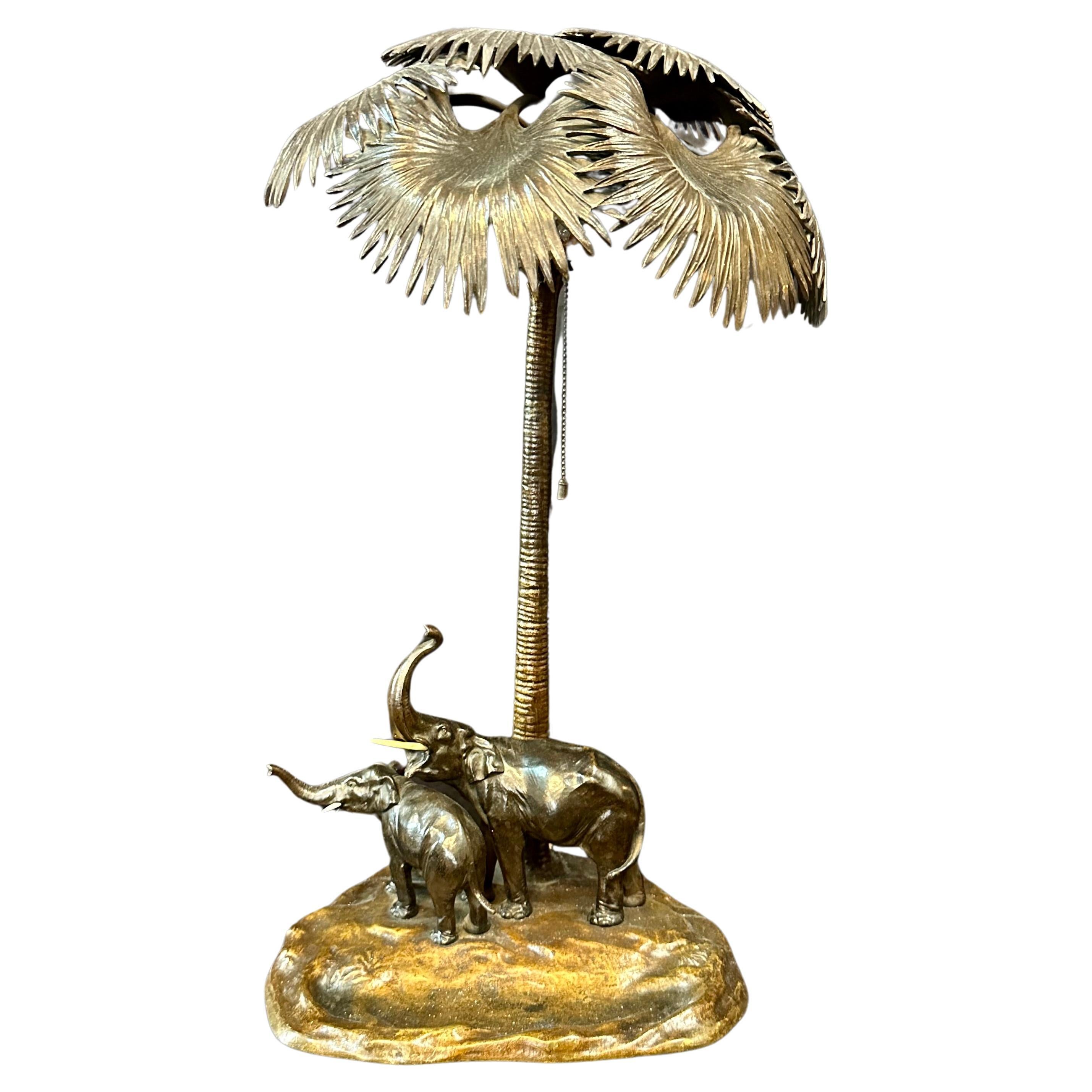 Lampe éléphant autrichienne en bronze en vente