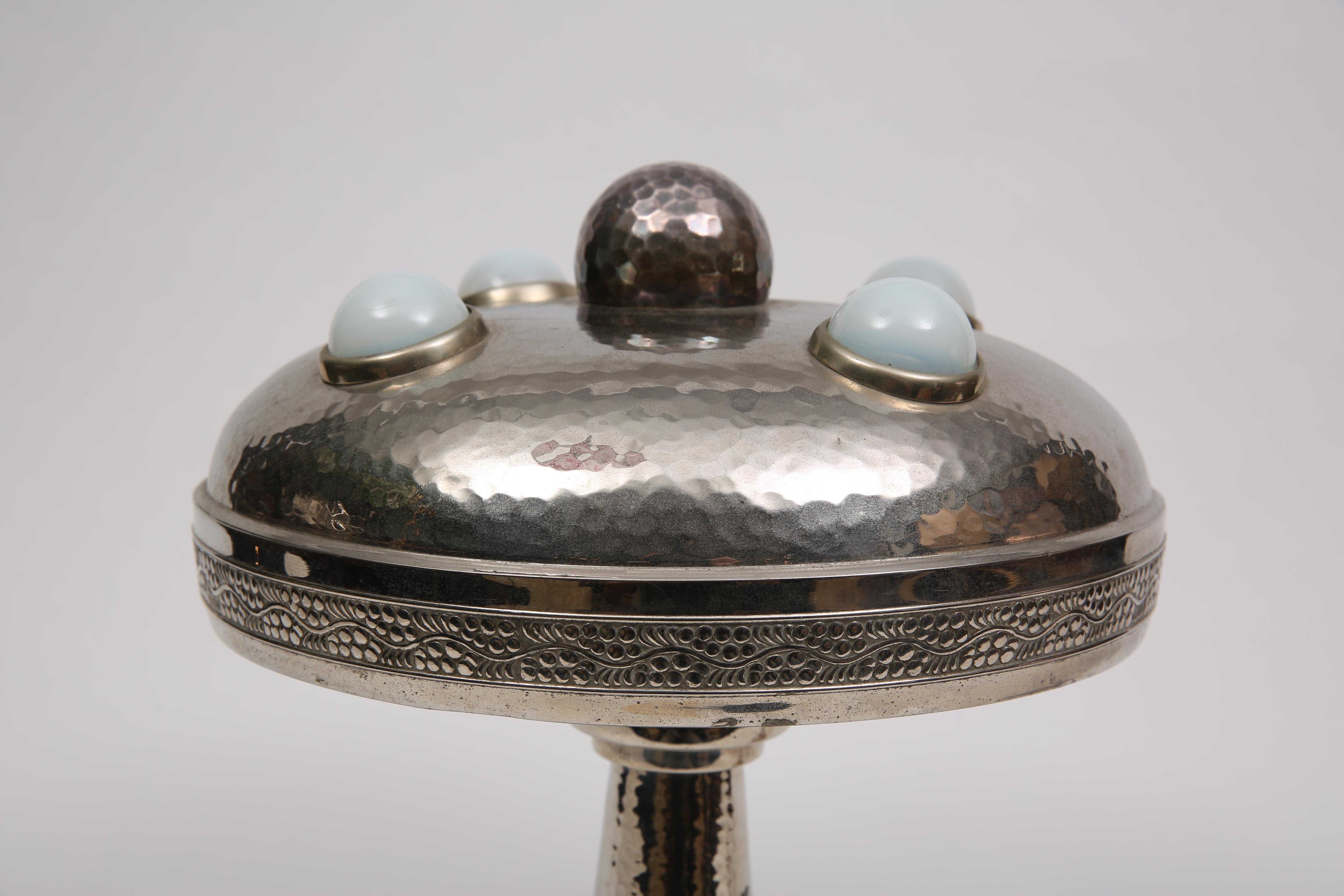 Austrian bronze lamp In Good Condition For Sale In Ciudad Autónoma Buenos Aires, C