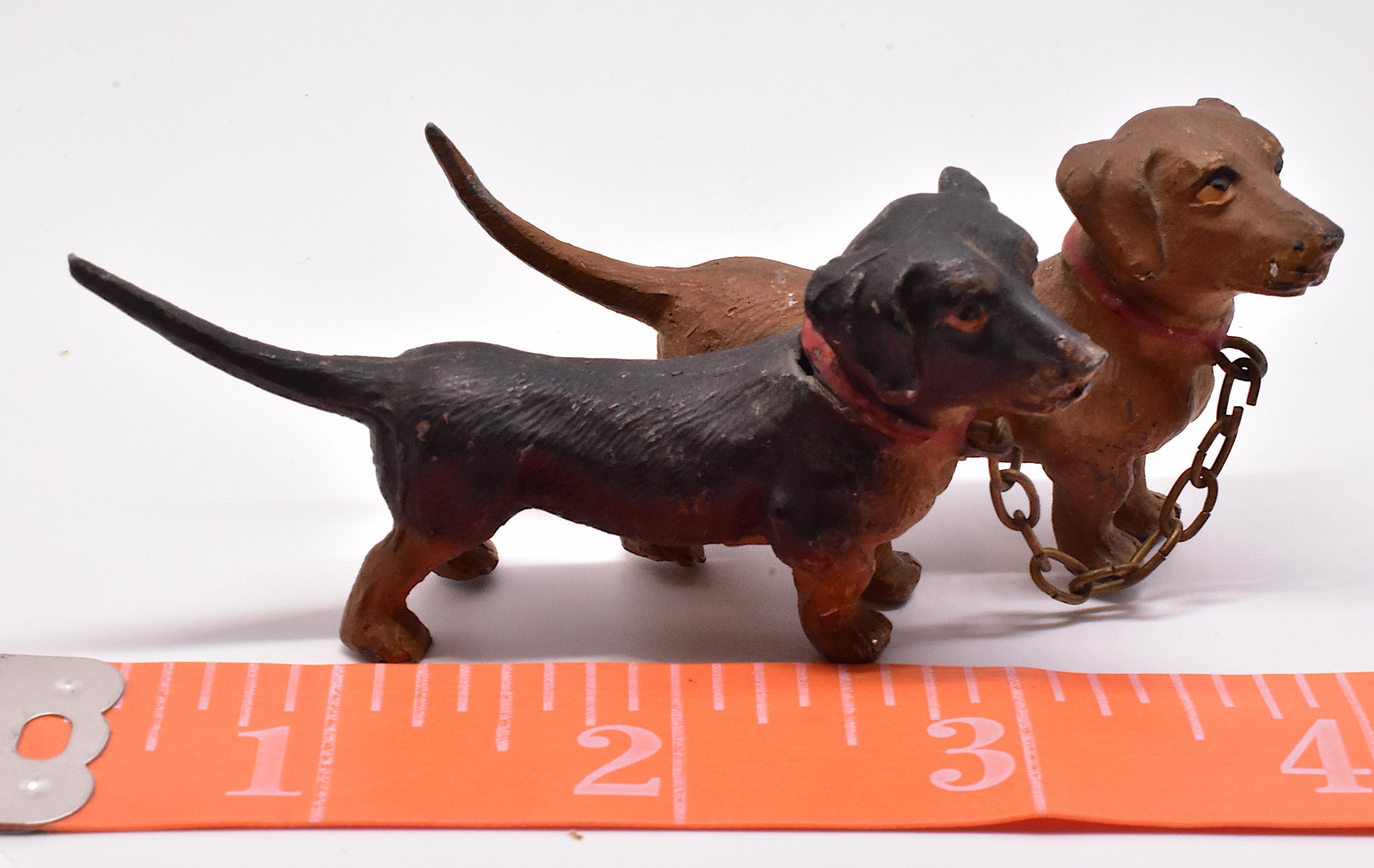 Paire de tchèques Dachshunds miniatures autrichiennes en bronze Excellent état - En vente à Baltimore, MD