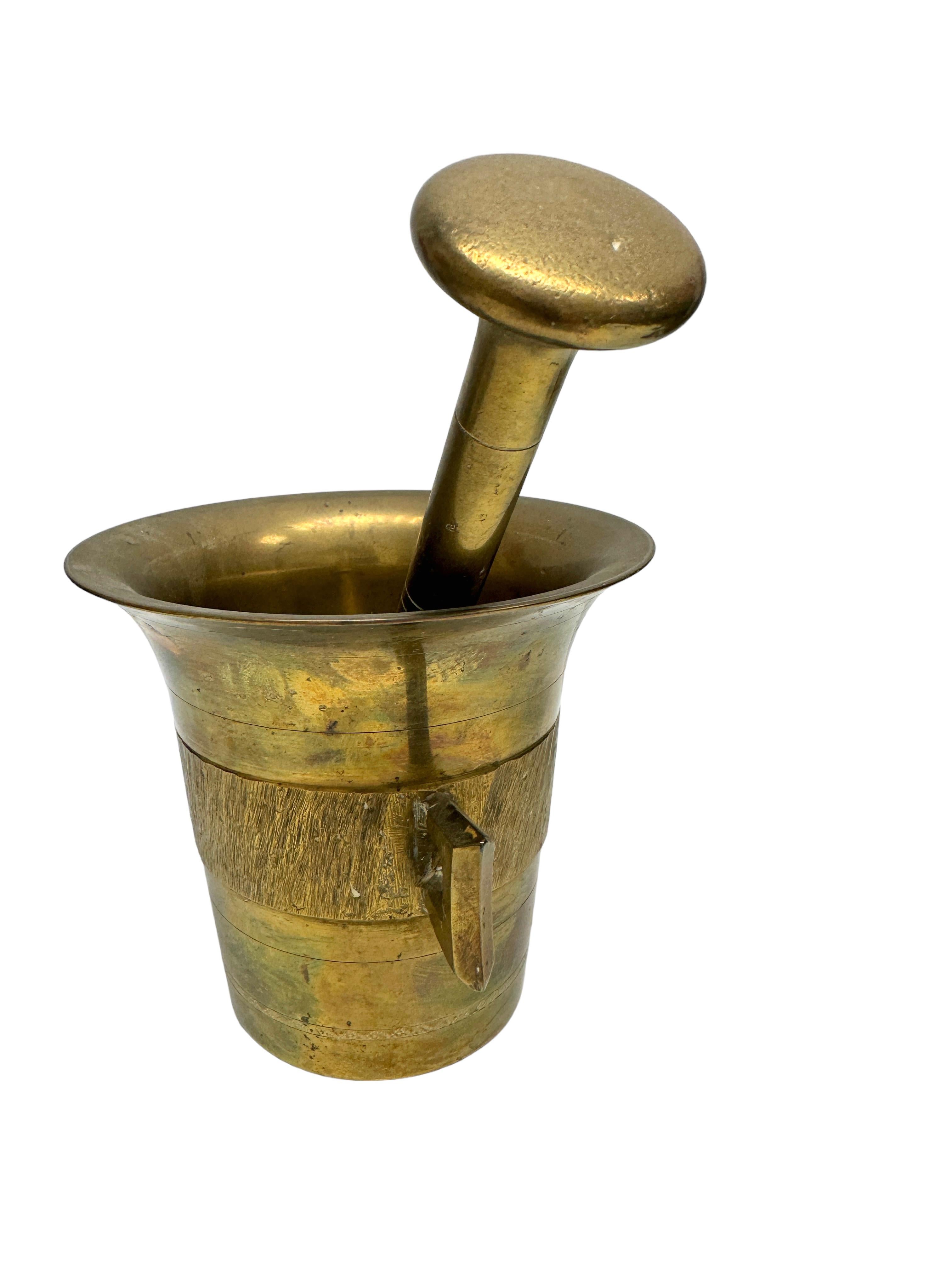 Austrian Bronze Mortar and Pestle, Original Patina, Pharmacy or Herbalist In Good Condition For Sale In Nuernberg, DE