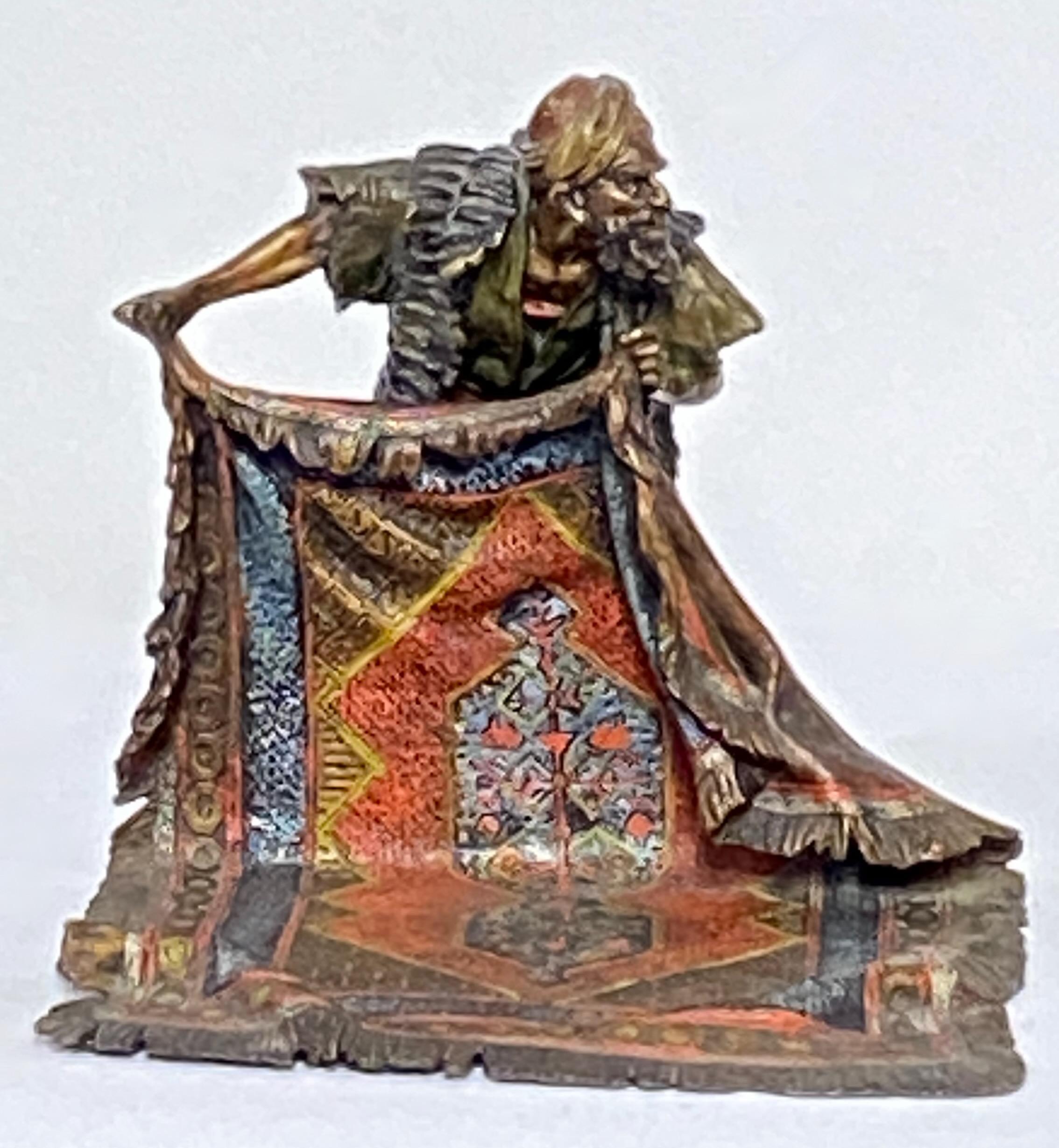 Austrian Orientalist Bronze of an Arab Rug Merchant by Bergman c.1910 In Good Condition For Sale In San Francisco, CA
