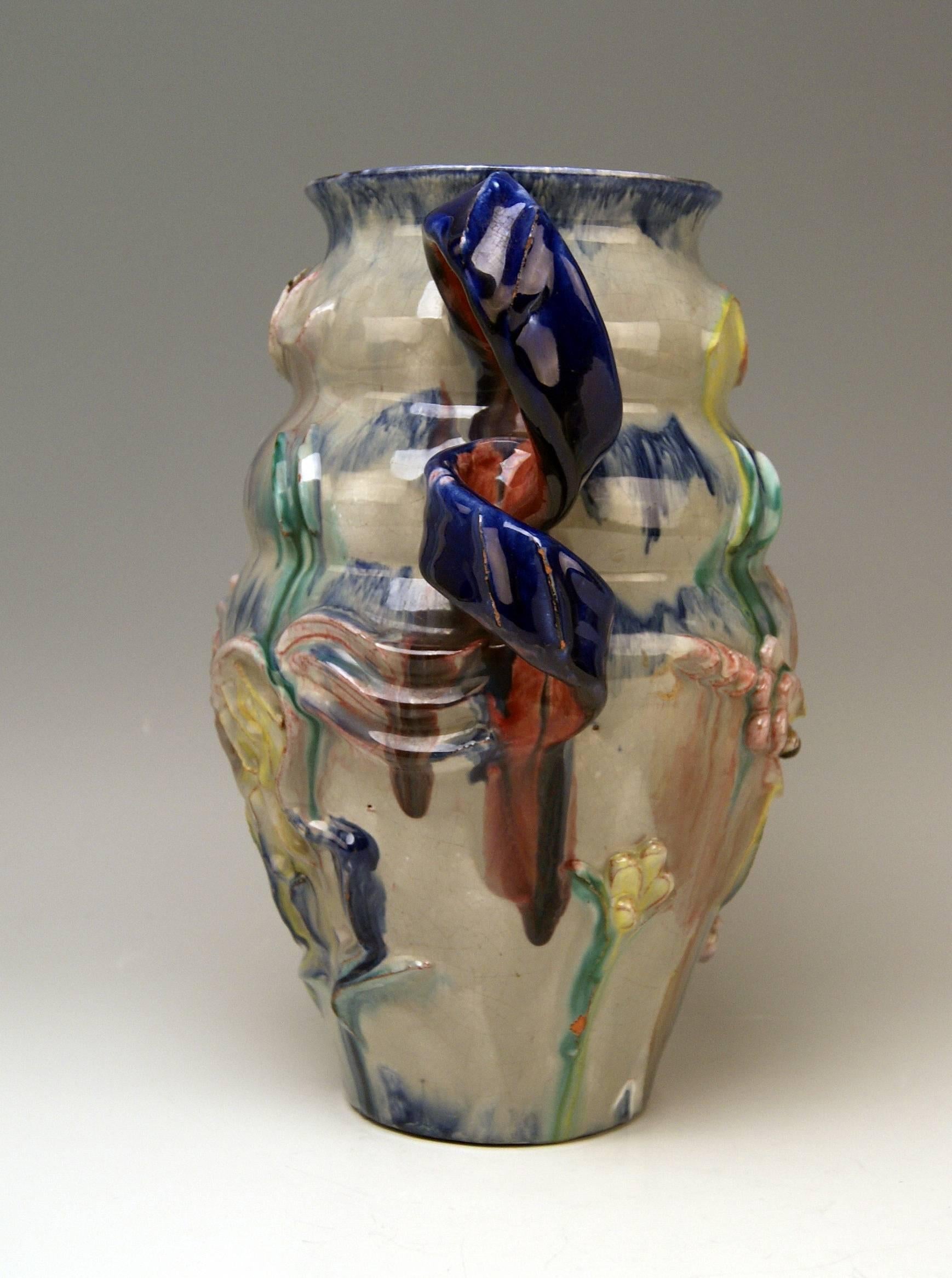Austrian Ceramics Vase made in excellent style of Expressionism, designed by Vally Wieselthier  (1895 - 1945)
made circa 1923 - 25
red earthenware, multicoloured painted and glazed

Excellently manufactured ceramics vase of most interesting shape: