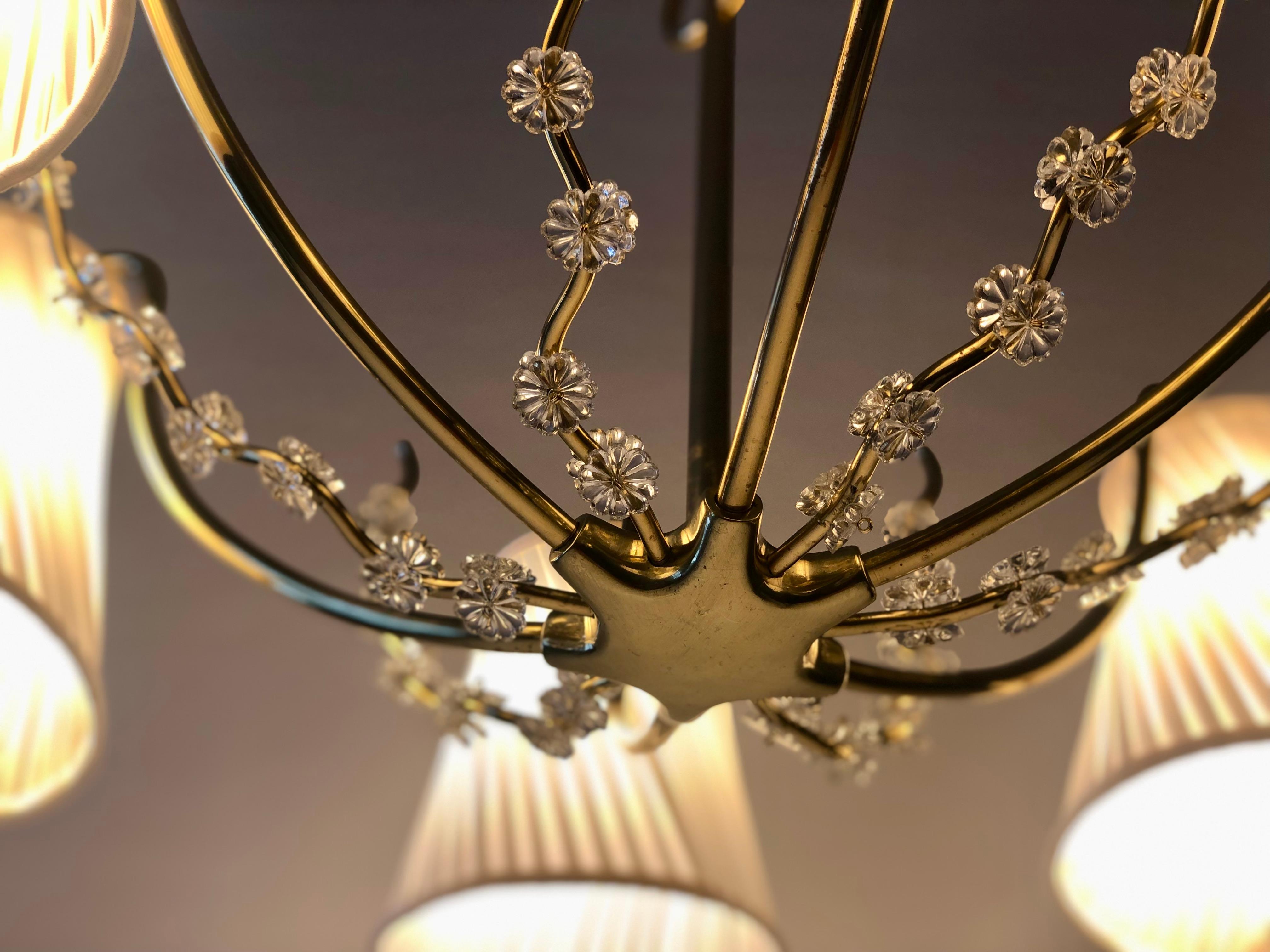 Austrian Chandelier with six Arms in Brass and Silk Shades from Josef Frank in vendita 3