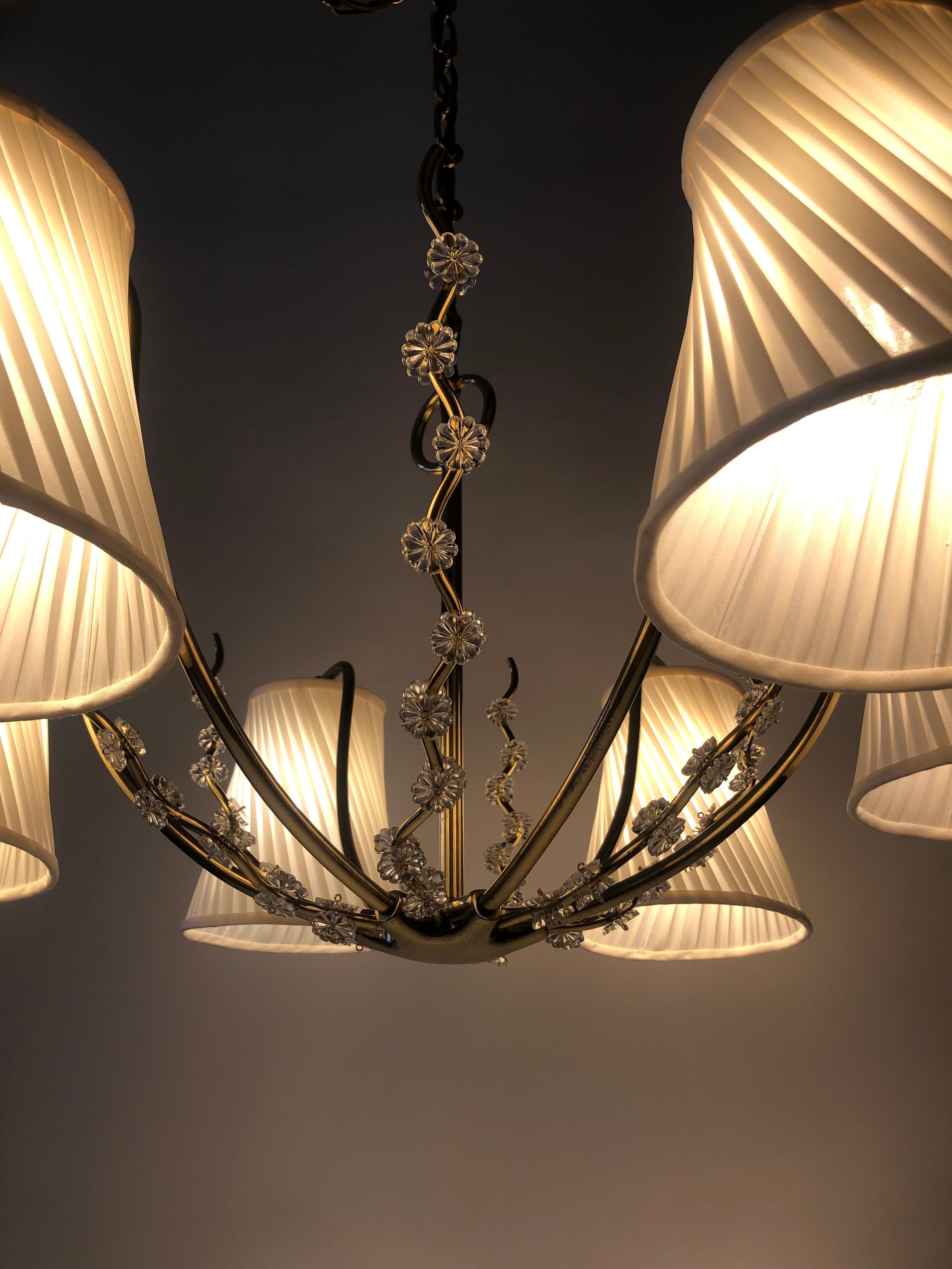 Austrian Chandelier with six Arms in Brass and Silk Shades from Josef Frank in vendita 8