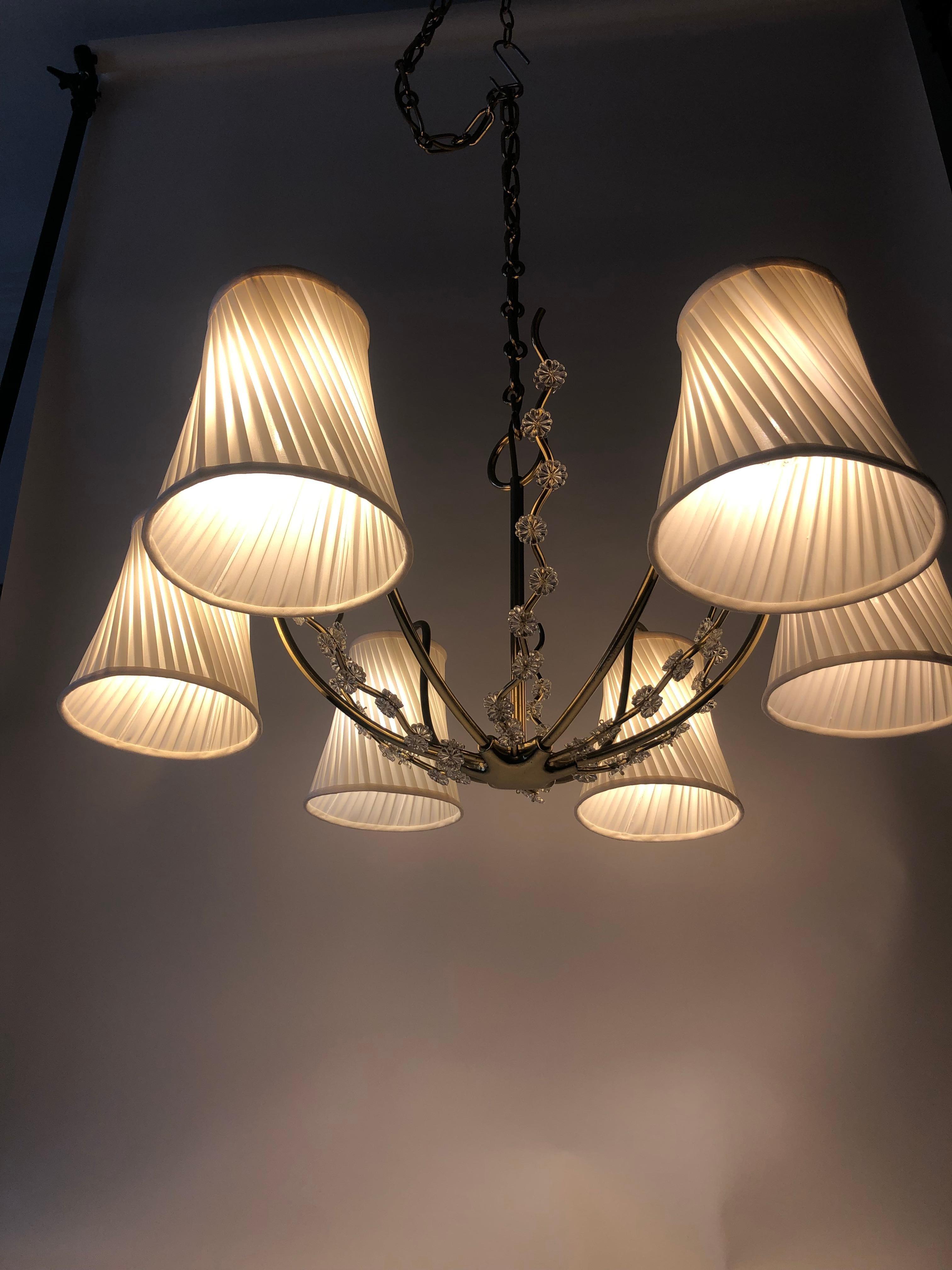 Austrian Chandelier with six Arms in Brass and Silk Shades from Josef Frank in vendita 10