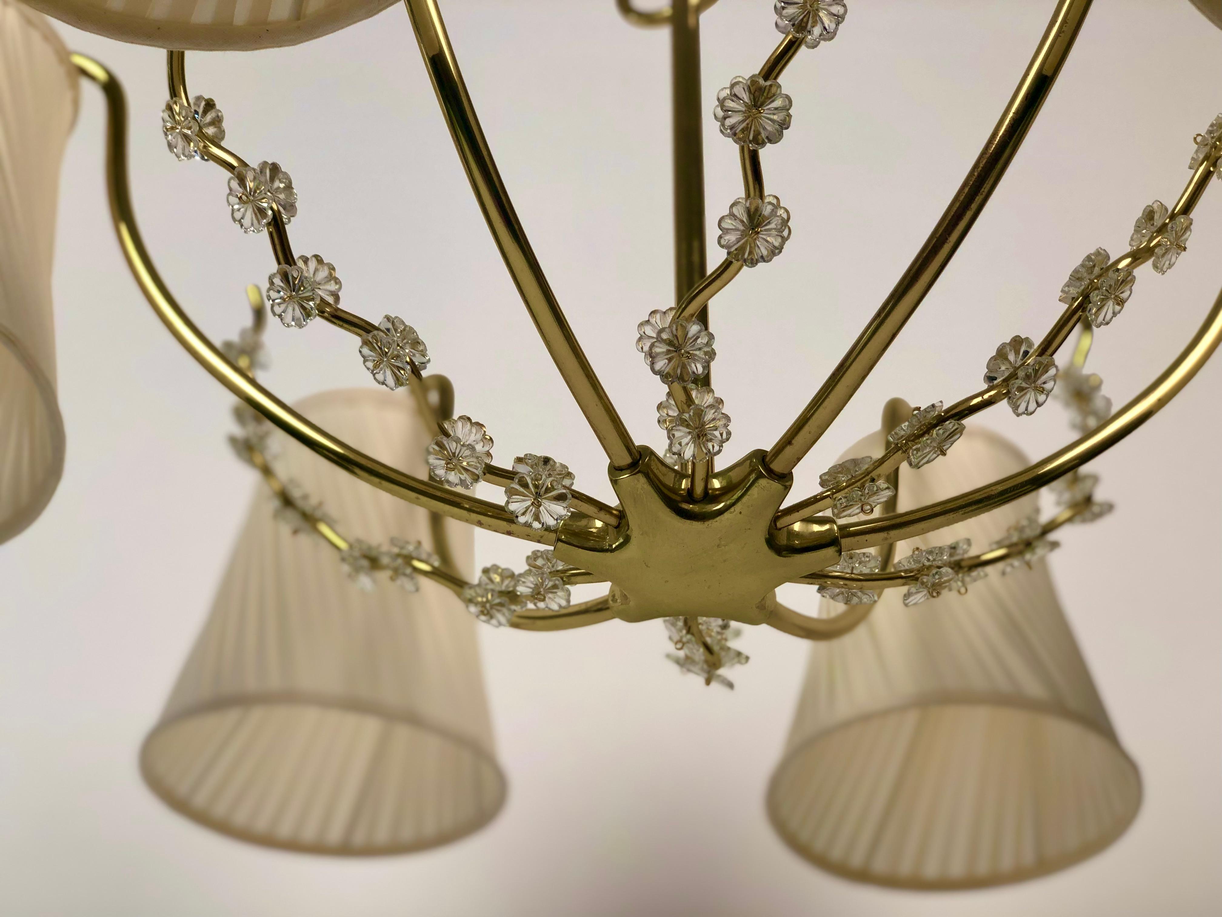 Austrian Chandelier with six Arms in Brass and Silk Shades from Josef Frank in vendita 1