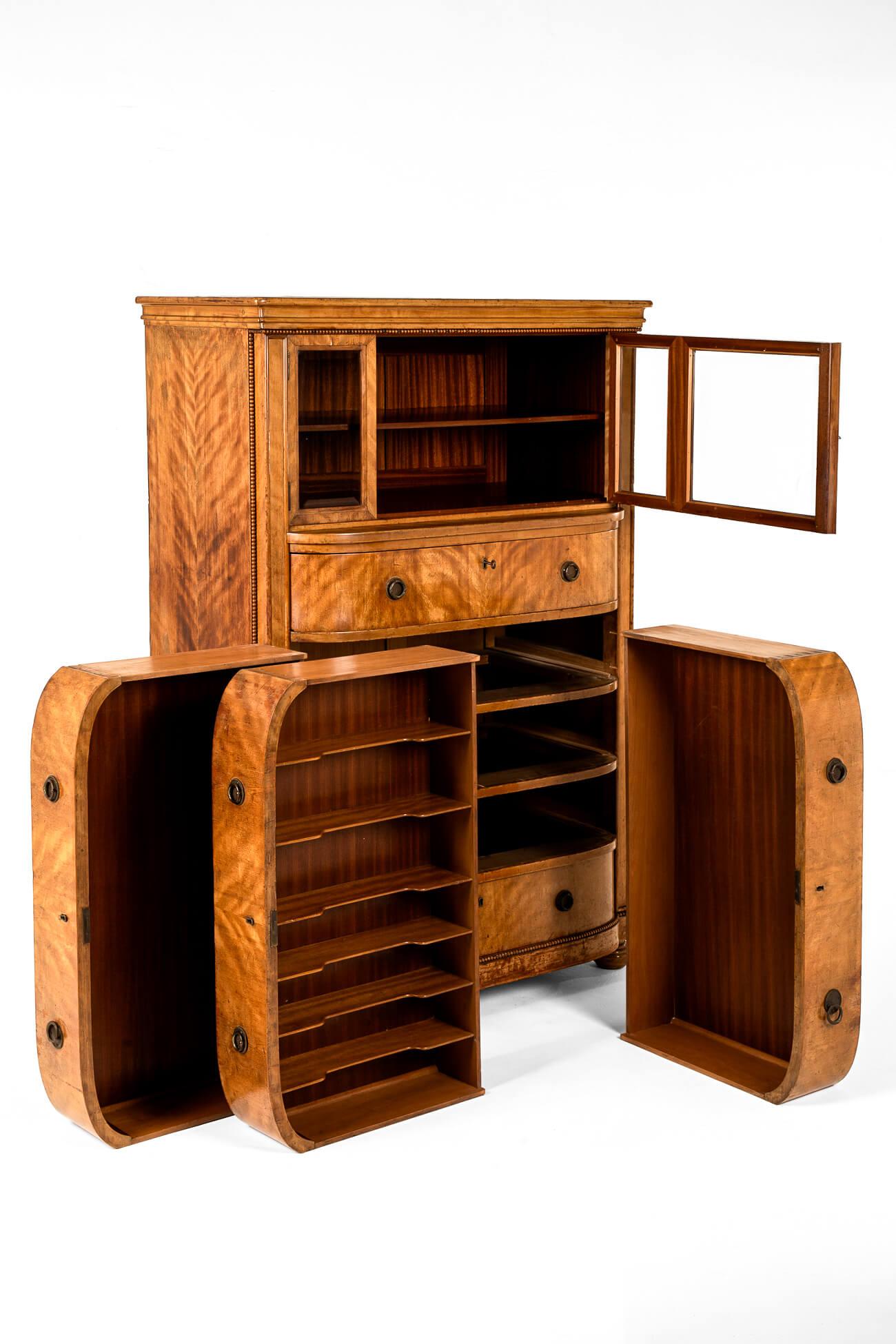 Austriaco Austrian Chest of Drawers with a Glass Front in vendita