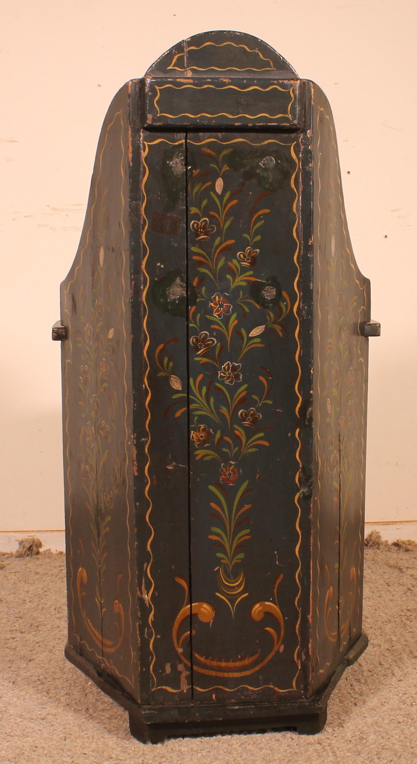 Austrian Children's Chair in Polychrome Wood, circa 1800 For Sale 3