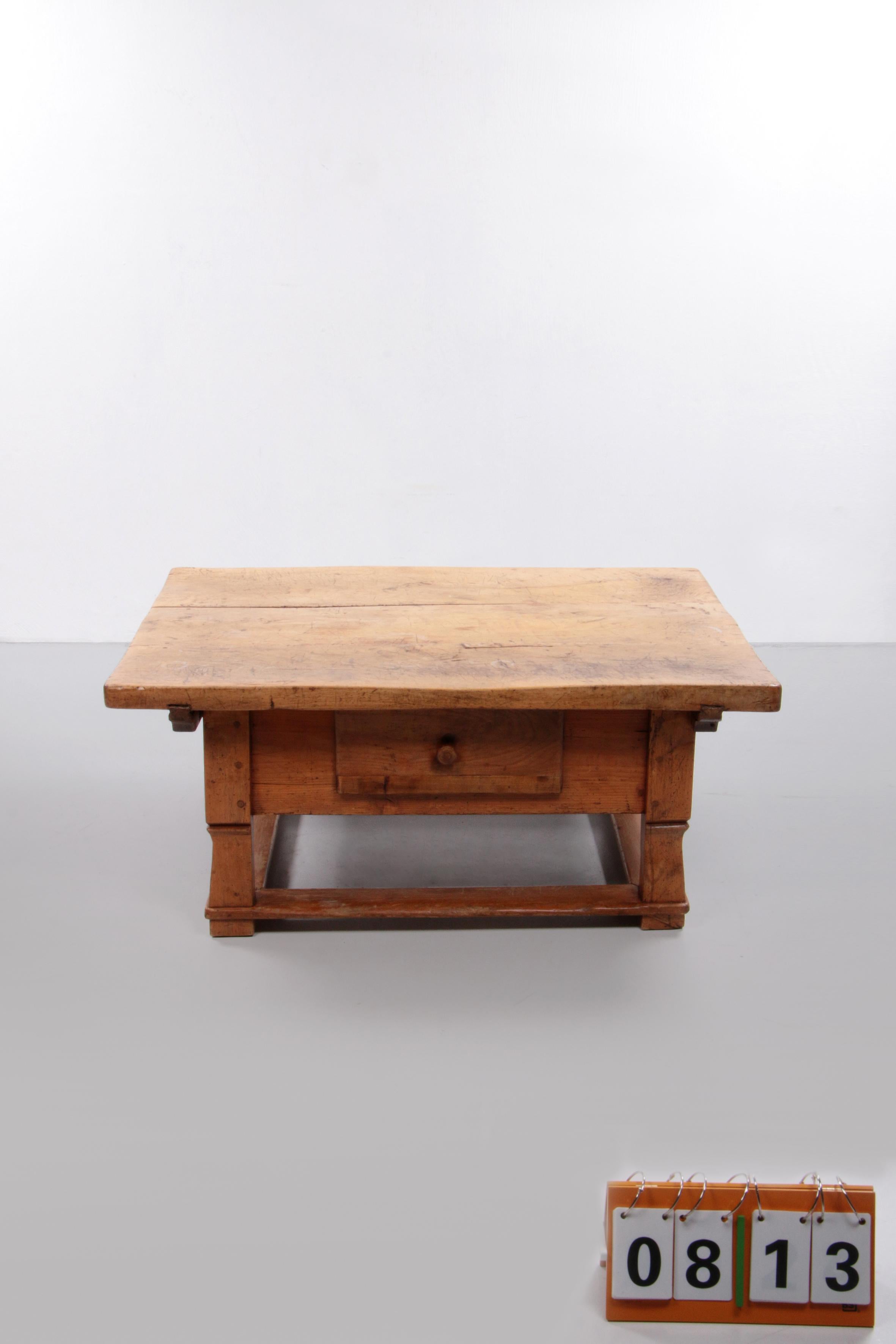 Austrian Coffee Table18- 19th Century Walnut Payment Table with Drawer, Austria For Sale 11