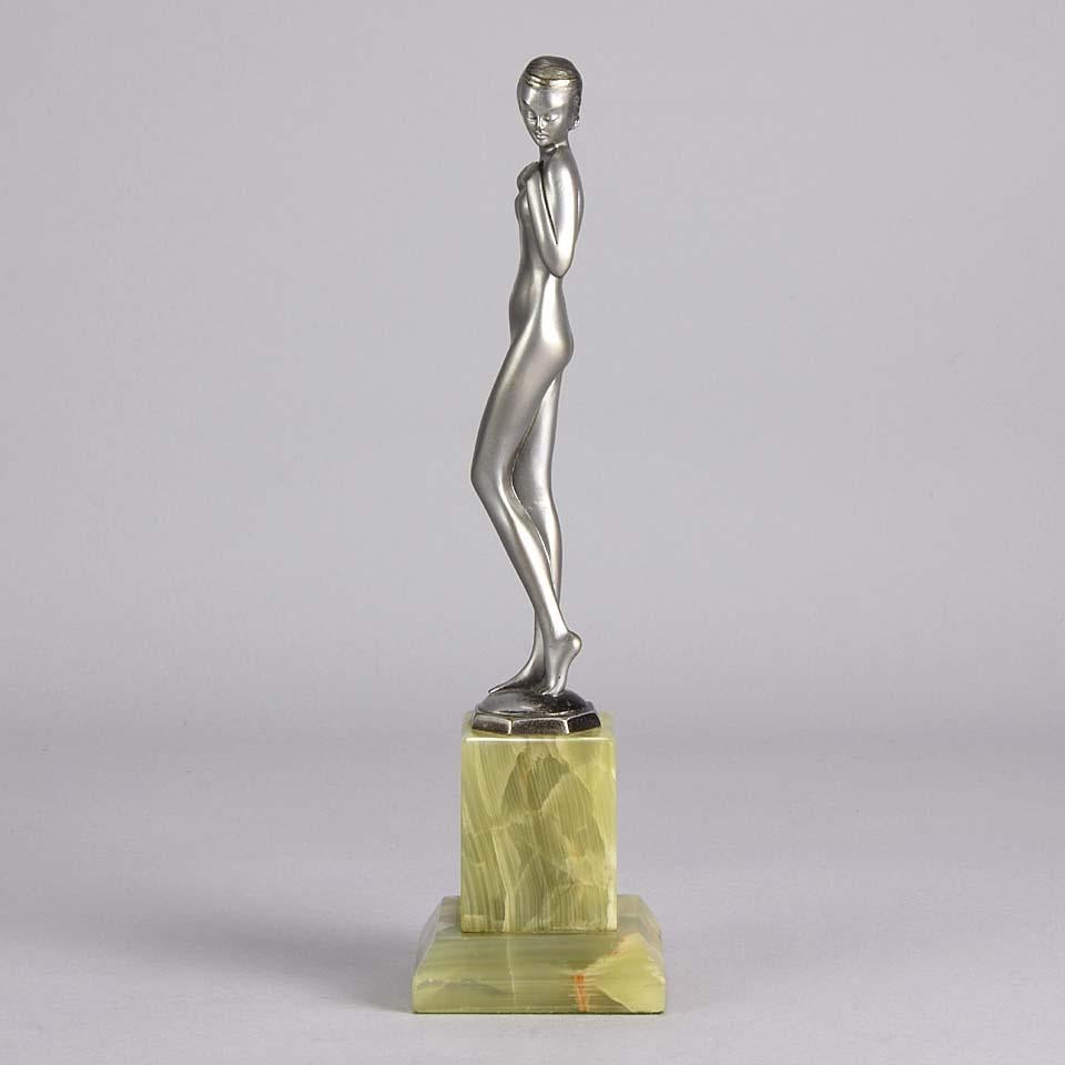 Österreichische Kaltbemalte Art-Déco-Bronze mit dem Titel „Shy Maiden“ von Josef Adolph im Angebot 3