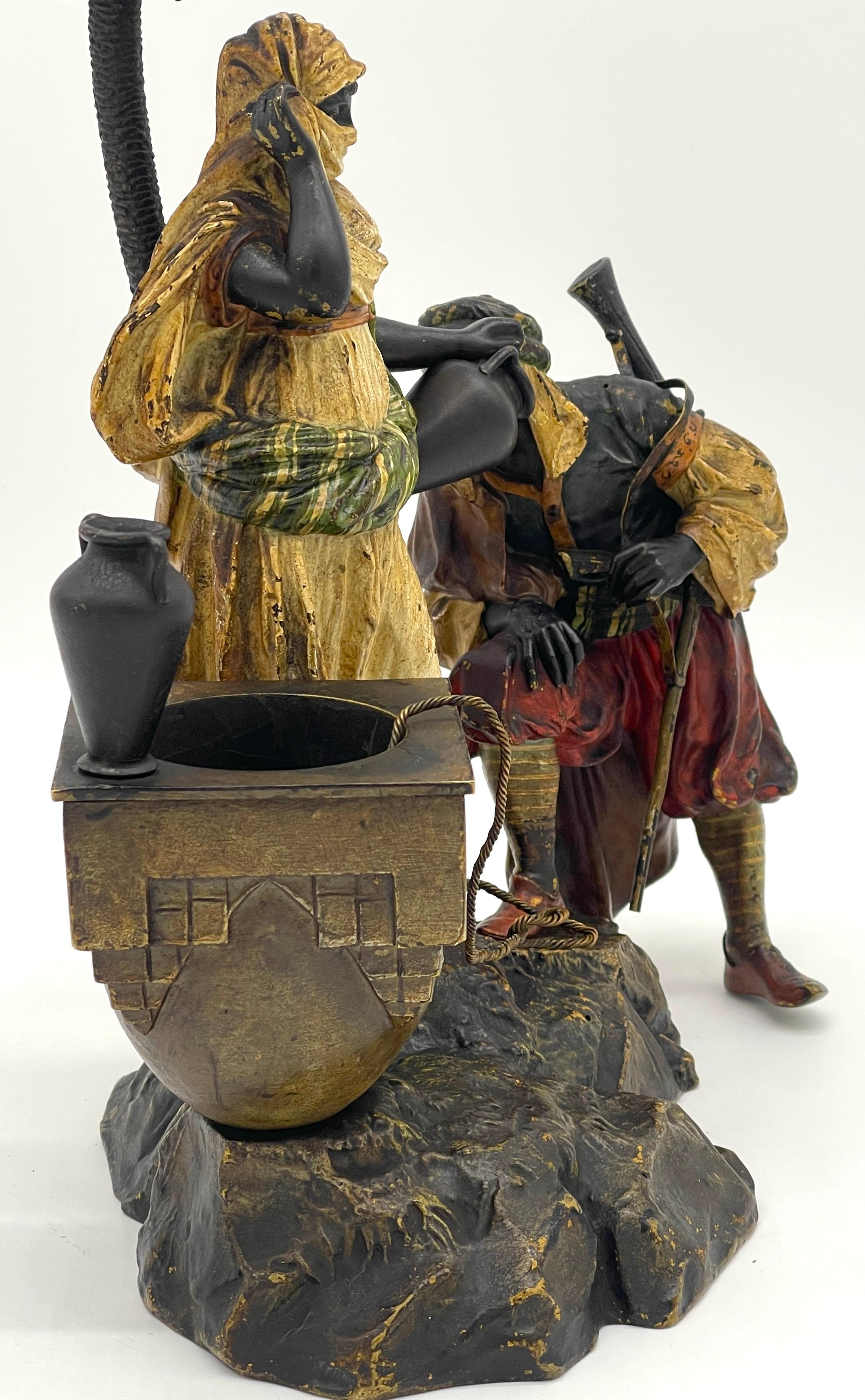 Doncella beduina austriaca de bronce pintado en frío y ayudante en el pozo, Franz Bergman en venta 1