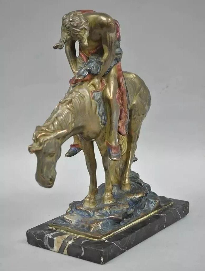 Statue ancienne en bronze autrichien peint à froid 