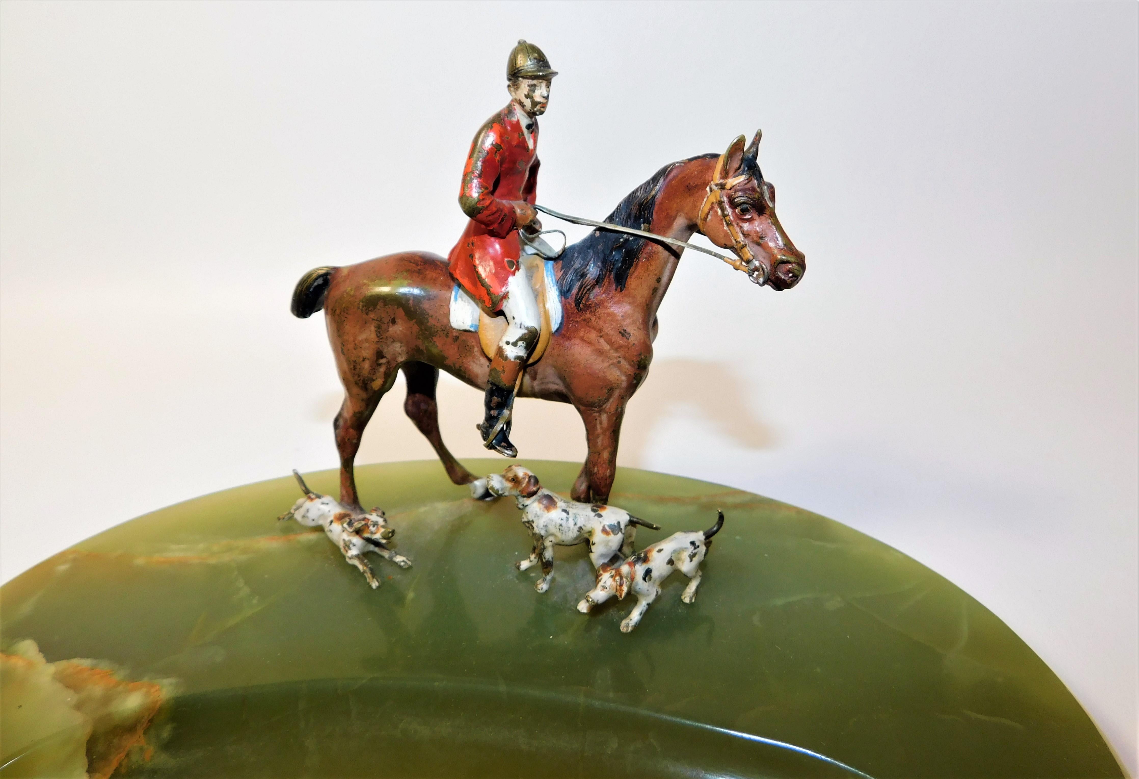 Austrian Cold Painted Bronze Fox Hunting Group with Green Onyx Base In Good Condition For Sale In Hamilton, Ontario