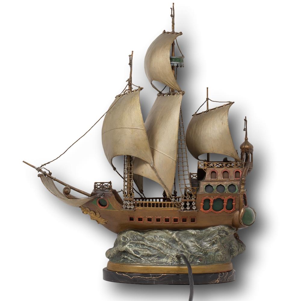 Moulage Sculpture autrichienne de Galleon en bronze peint à froid par Franz Xavier Bergman en vente