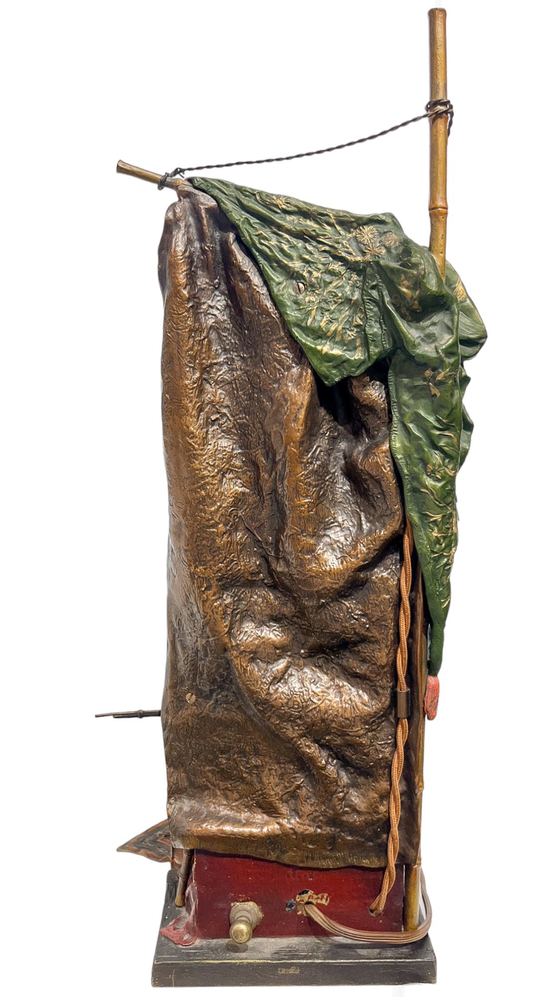 Österreichische orientalische Tischlampe aus kalt bemalter Bronze von Franz Bergman im Angebot 3