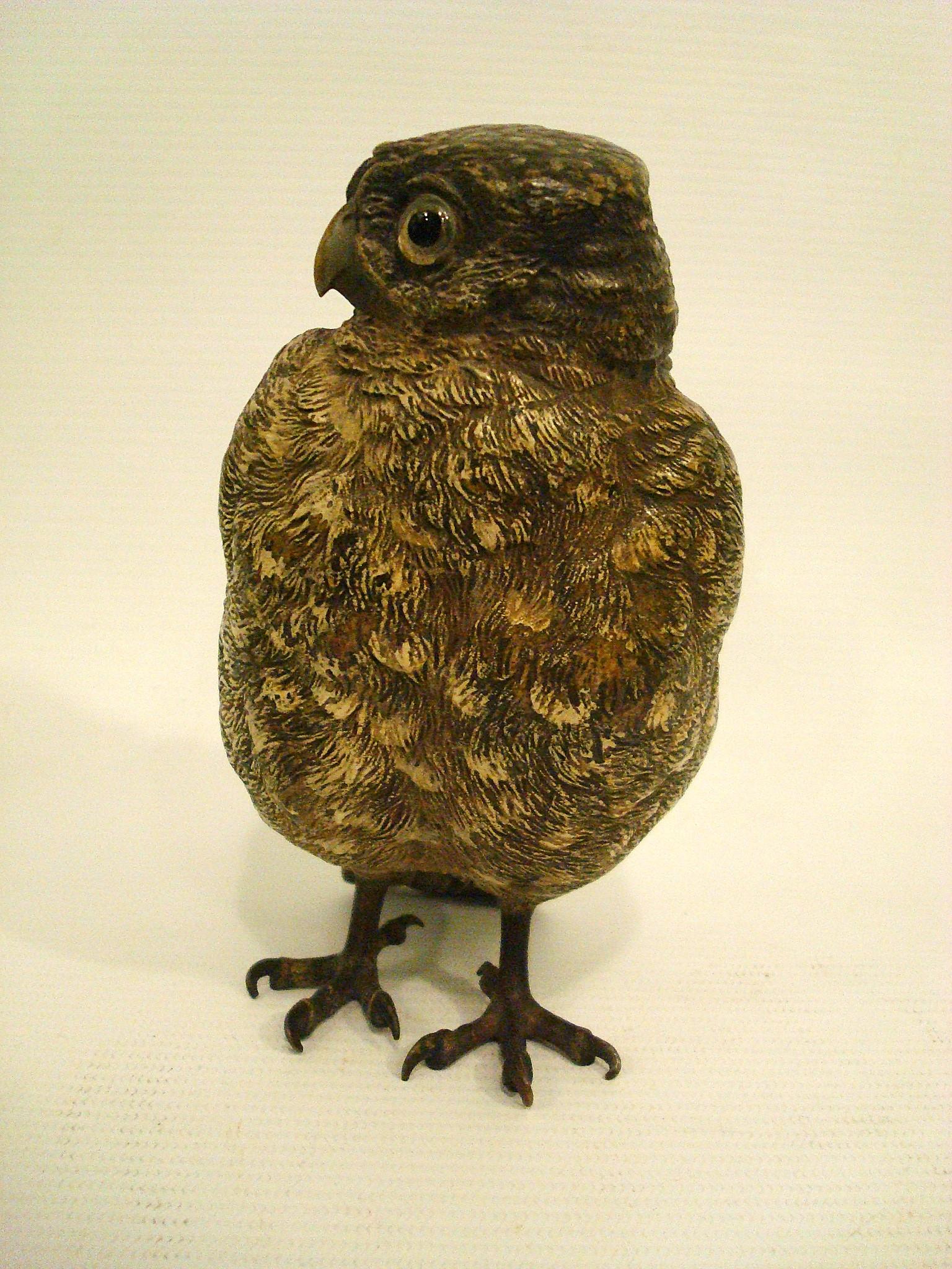 Austriaco Scultura austriaca di gufo in bronzo dipinto a freddo. Bergmann 1900 in vendita