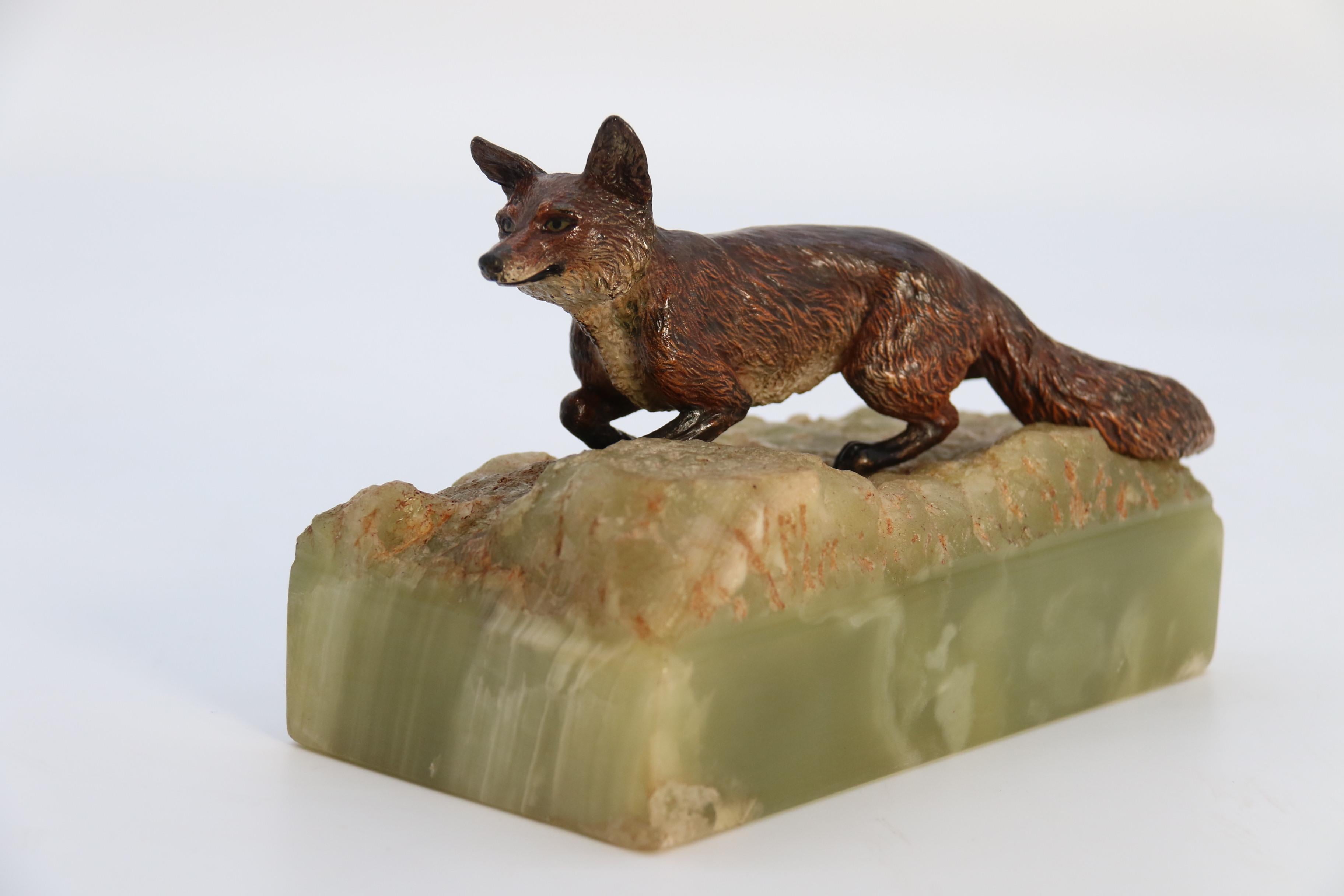  Austrian cold painted bronze study of a fox mounted on a green onyx base c 1920 For Sale 4