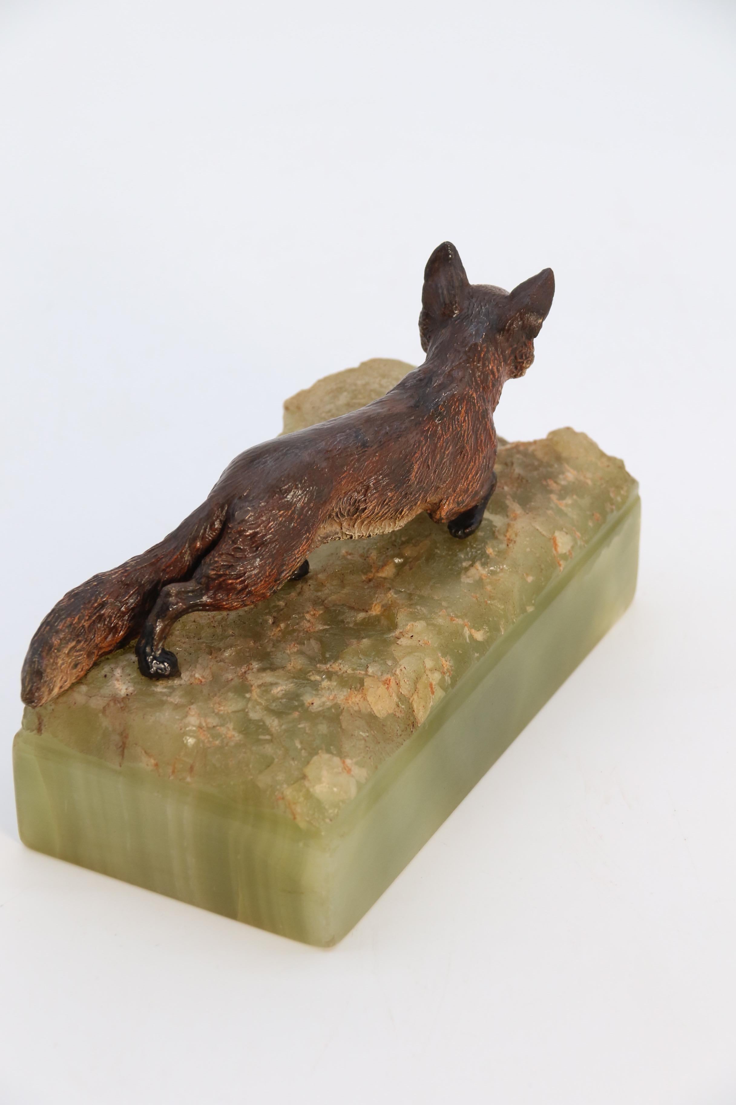  Austrian cold painted bronze study of a fox mounted on a green onyx base c 1920 For Sale 9