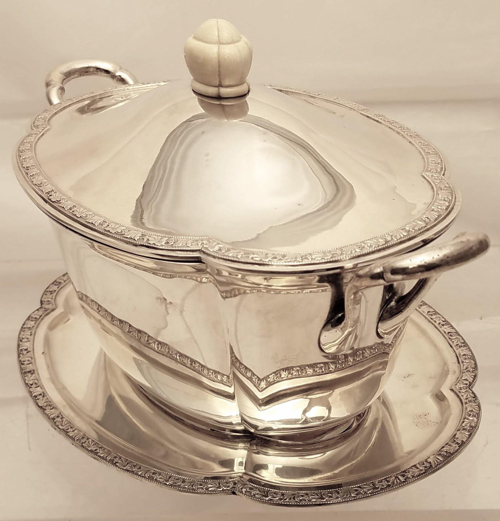 Austrian Continental Silver Tureen Covered Dish with Matching Tray Jugendstil In Good Condition For Sale In New York, NY