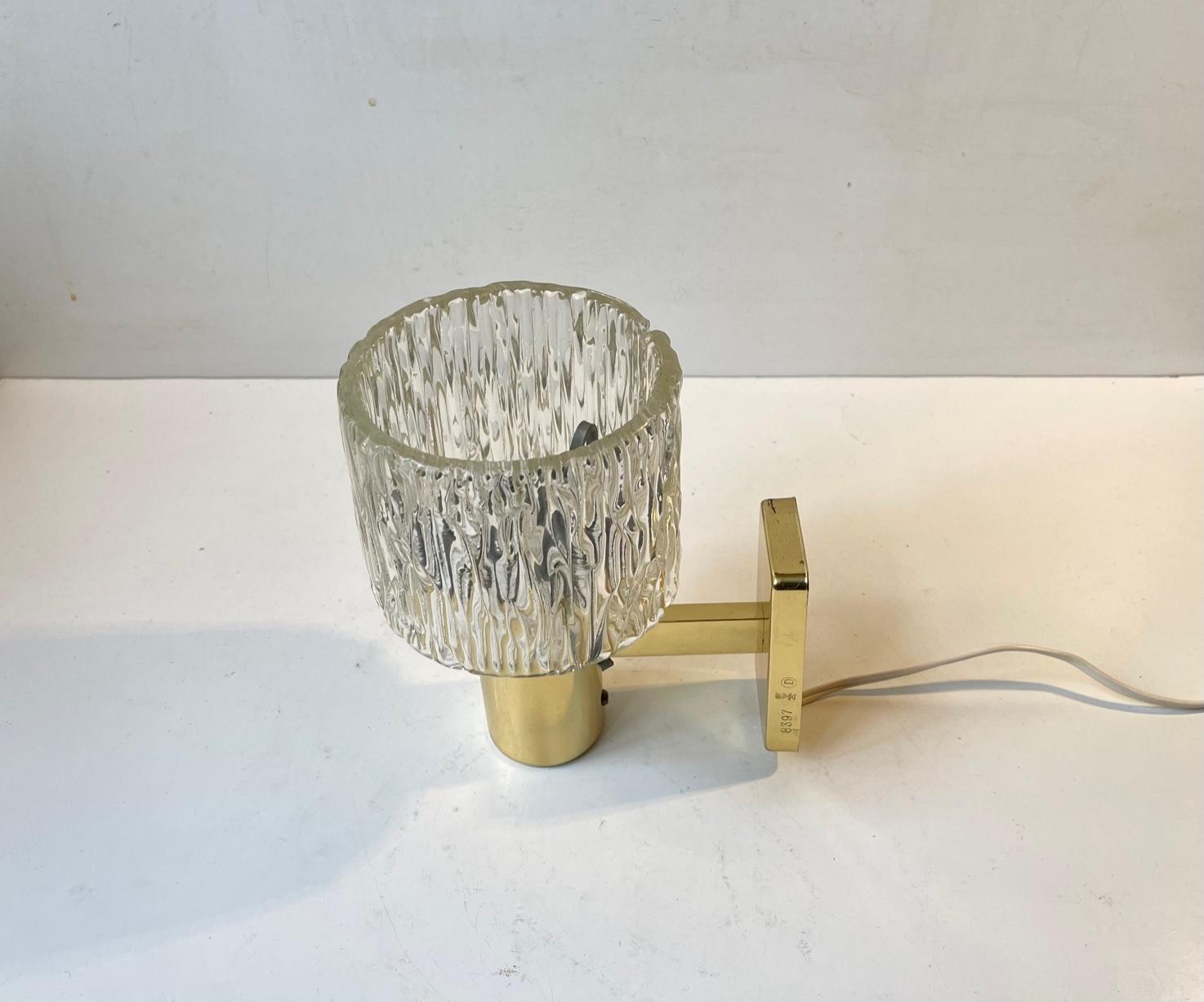Mid-20th Century Austrian Crystal & Gilt Brass Wall Sconce by HAGS, 1960s For Sale