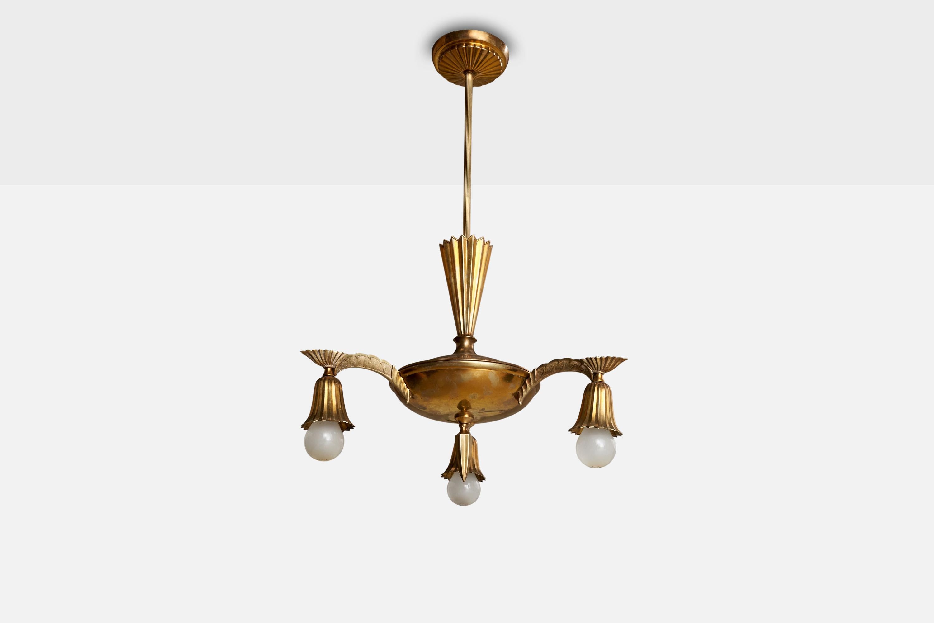 Designer autrichien, lustre, laiton, Autriche, années 1920 Bon état - En vente à High Point, NC