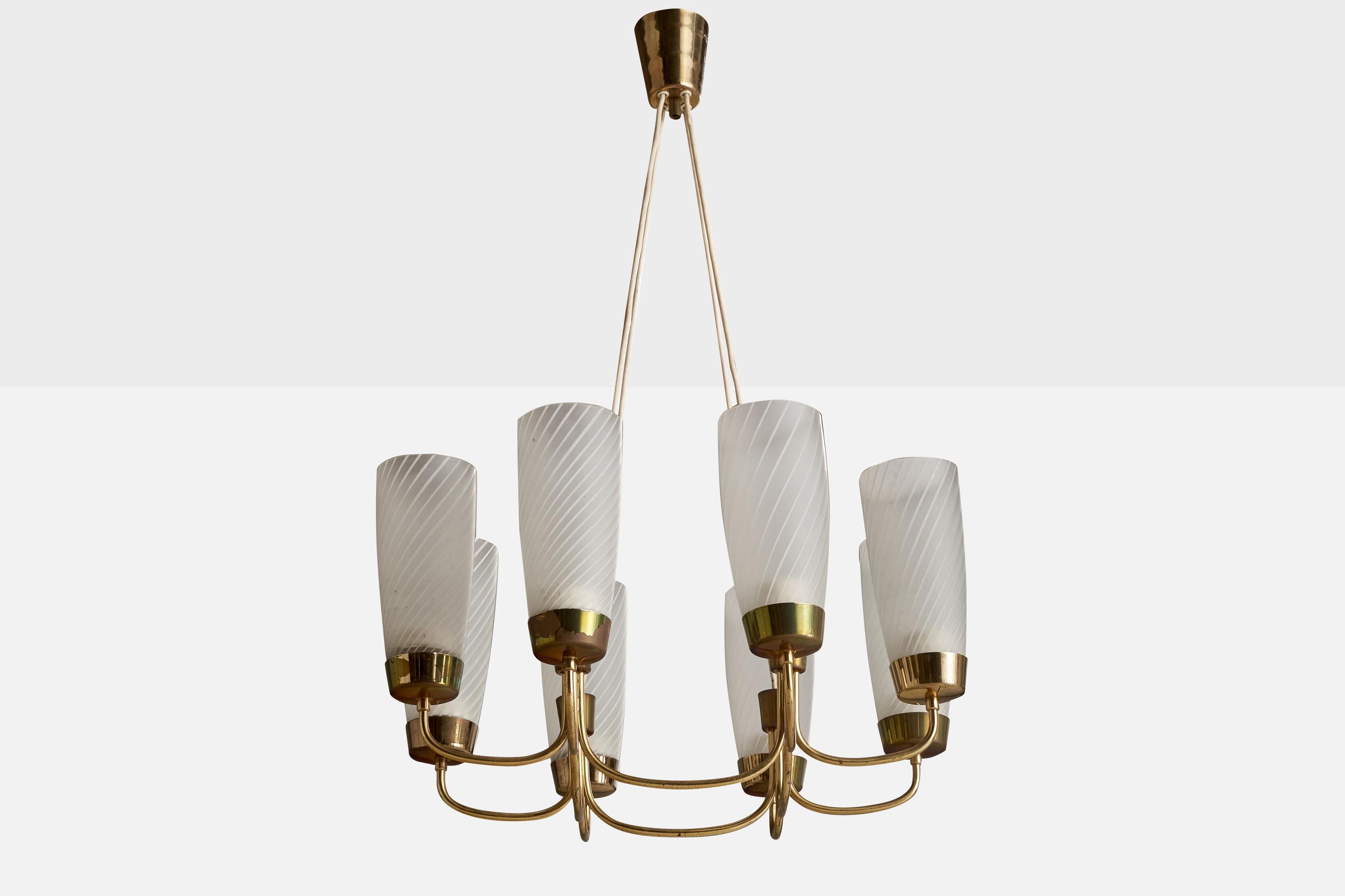 Lustre en laiton et verre dépoli conçu et produit en Autriche, c.C. 1950.

Dimensions globales (pouces) : 31.125