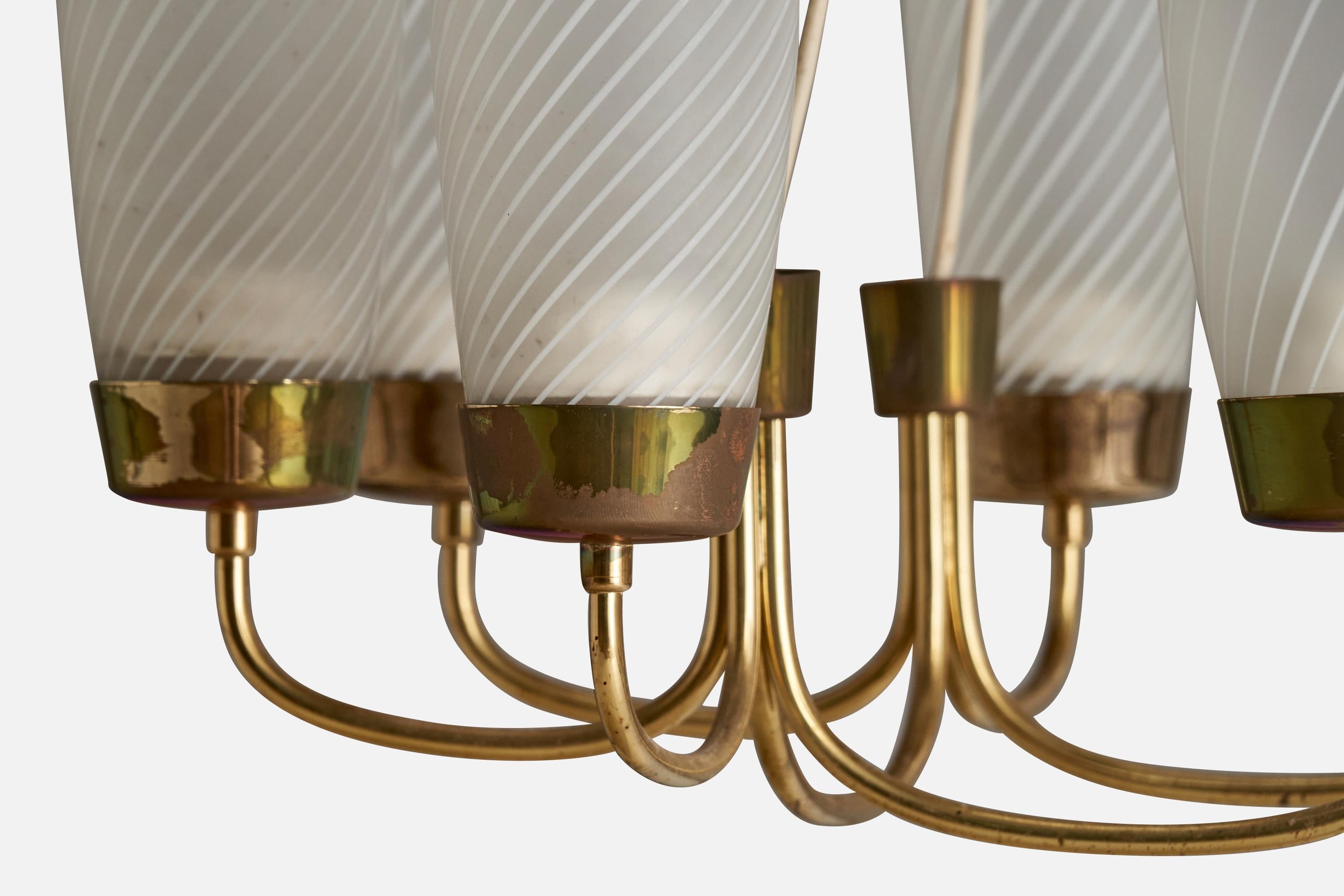 Milieu du XXe siècle Designer autrichien, lustre, laiton, verre, Autriche, années 1950 en vente