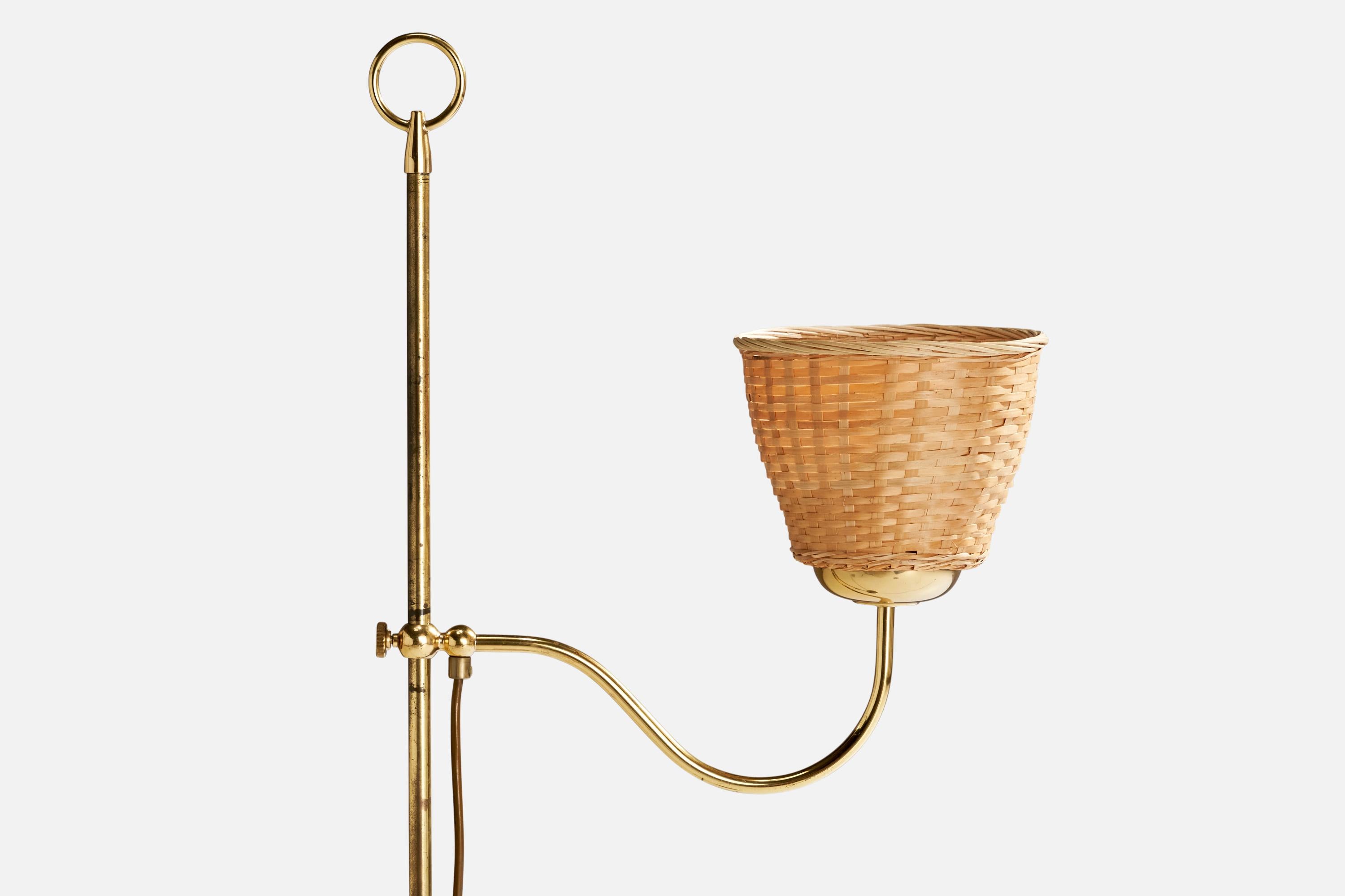 Autrichien Designer autrichien, lampadaire, laiton, rotin, Autriche, années 1940 en vente