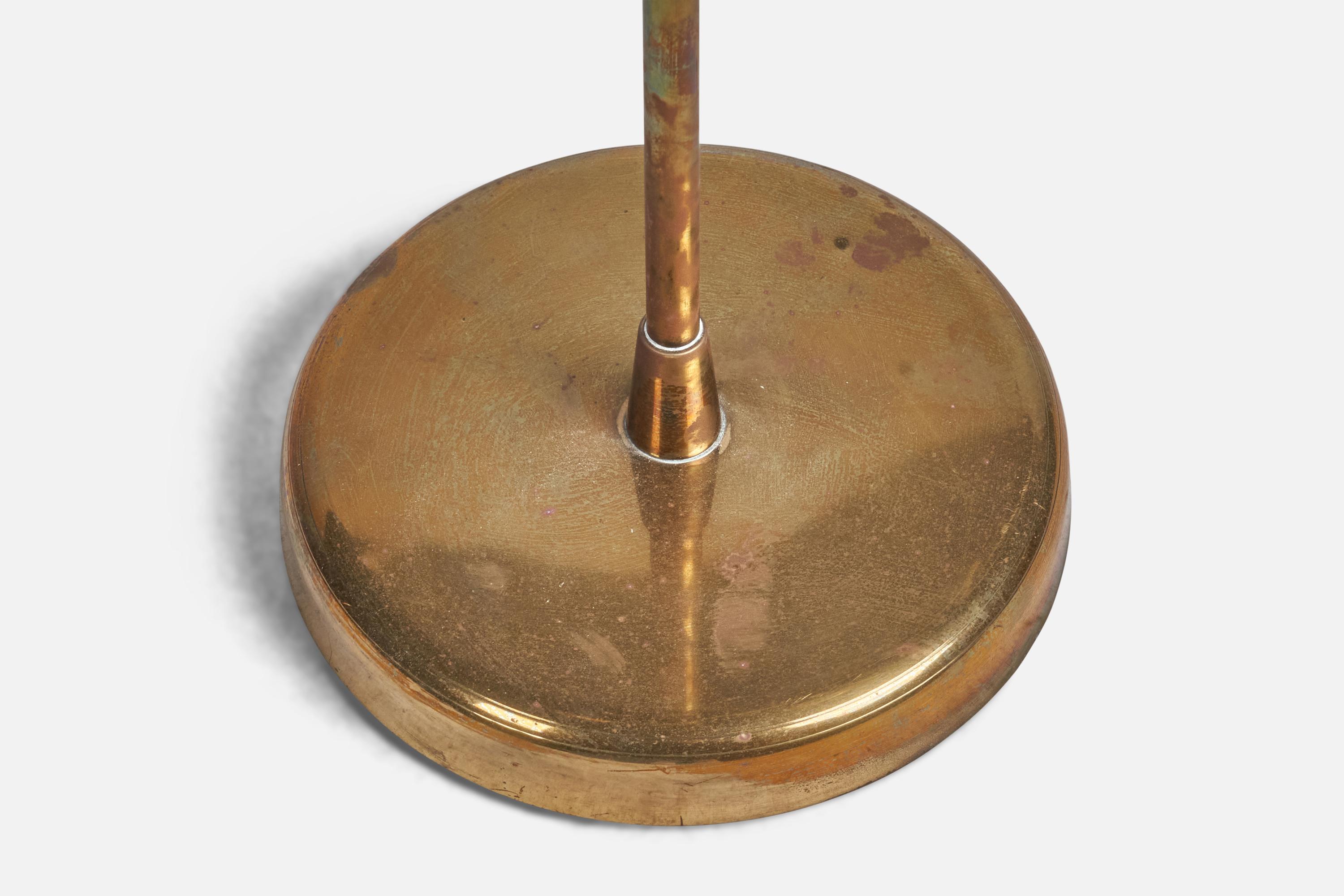 Designer autrichien, lampadaire, laiton, rotin, Autriche, années 1940 Bon état - En vente à High Point, NC