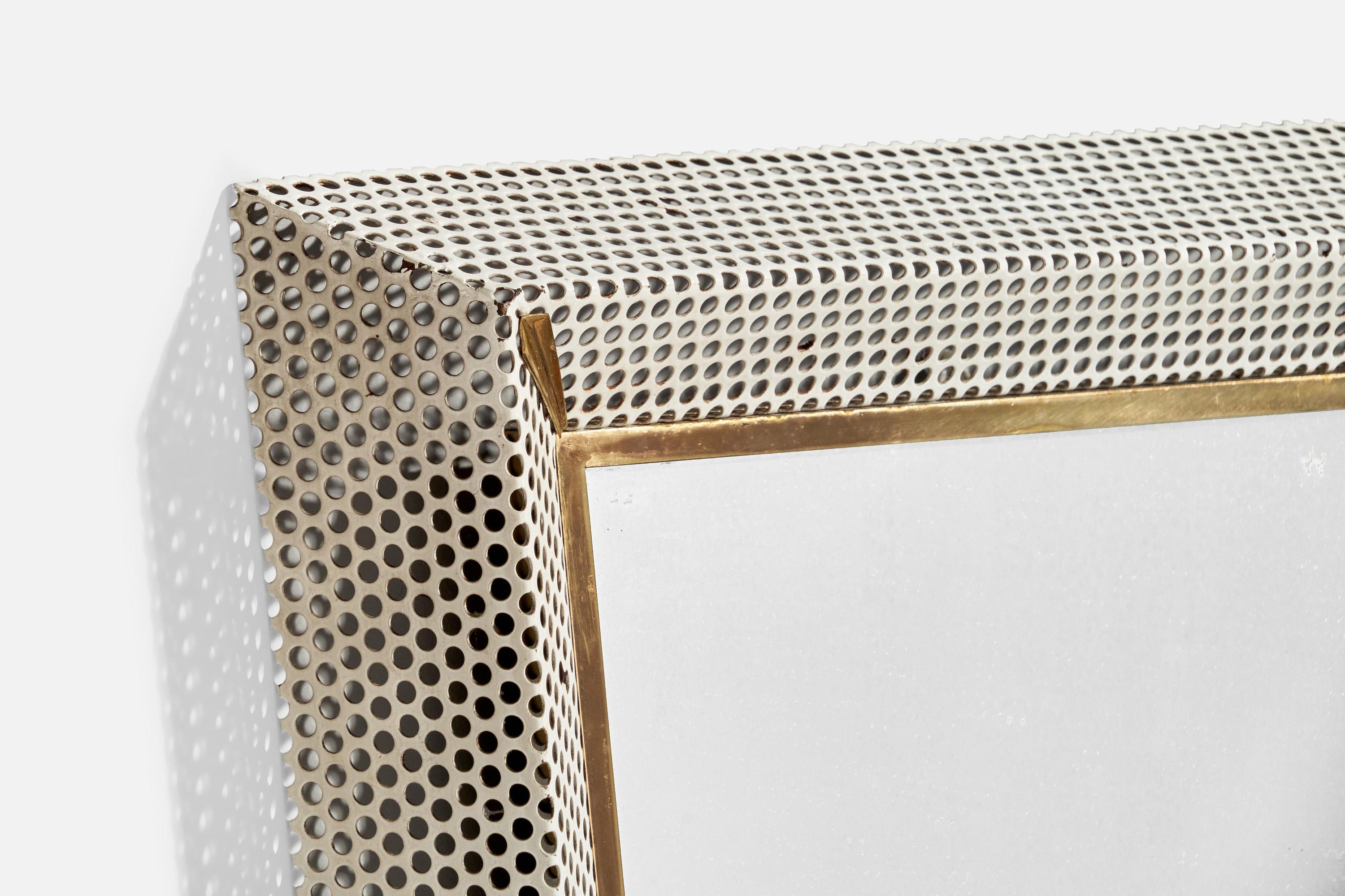 Diseñador austriaco, espejo de pared iluminado, latón, metal, años 50 Austríaco en venta