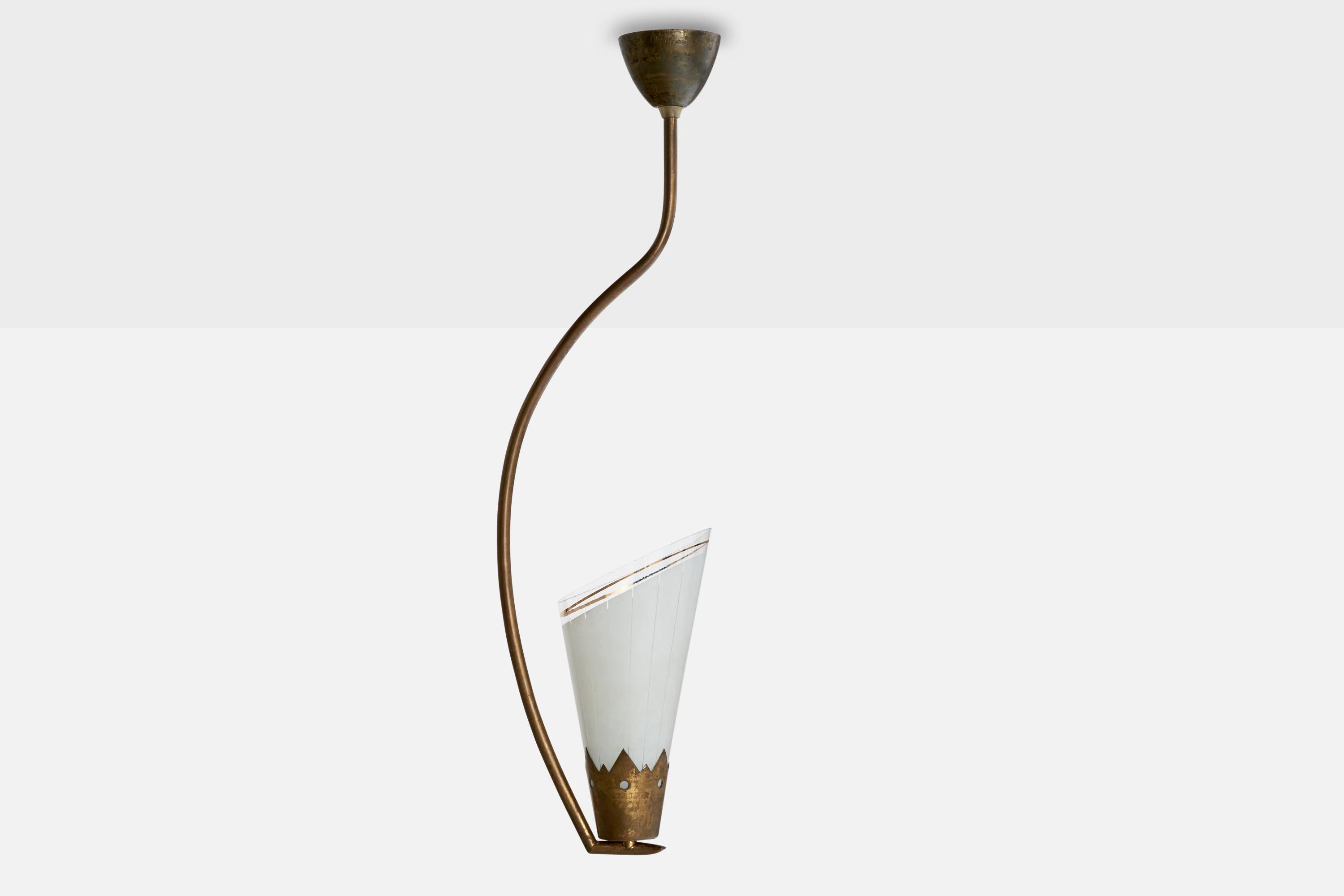 Austriaco Designer austriaco, lampada a sospensione, ottone, vetro, Austria, anni 50 in vendita