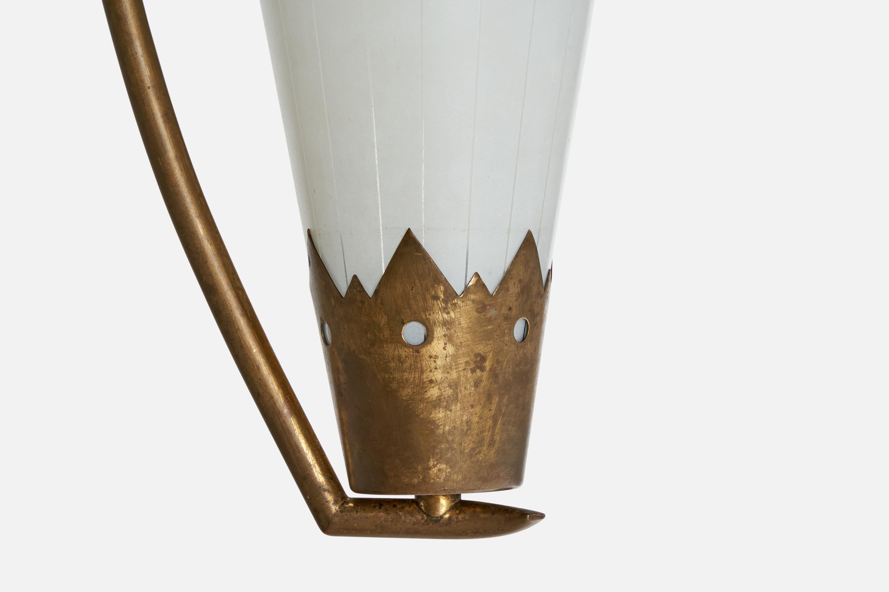 Ottone Designer austriaco, lampada a sospensione, ottone, vetro, Austria, anni 50 in vendita