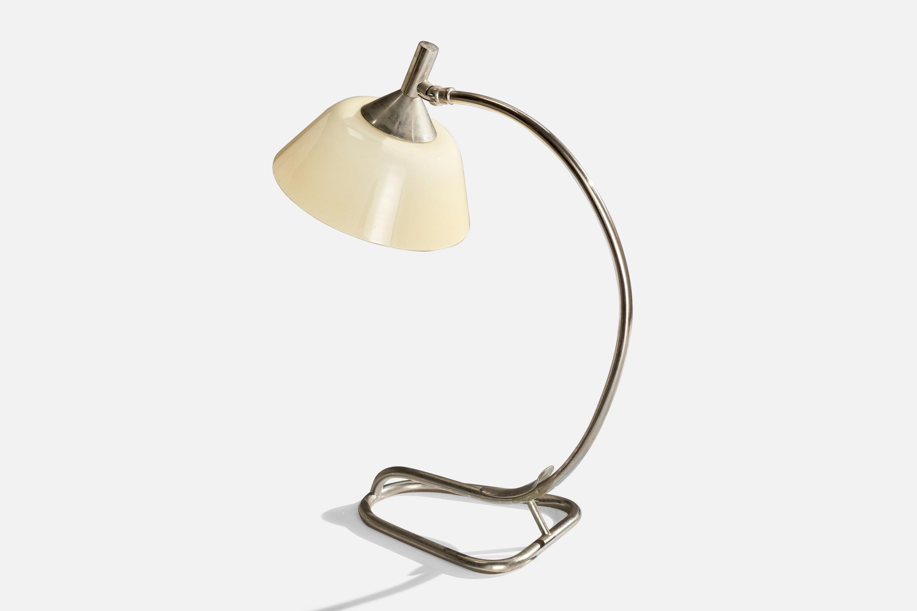 Designer autrichien, lampe de bureau, nickel, verre, Autriche, années 1930 Bon état - En vente à High Point, NC