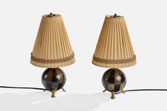Designer austriaco, Lampade da tavolo, ottone, tessuto, Austria, anni '50