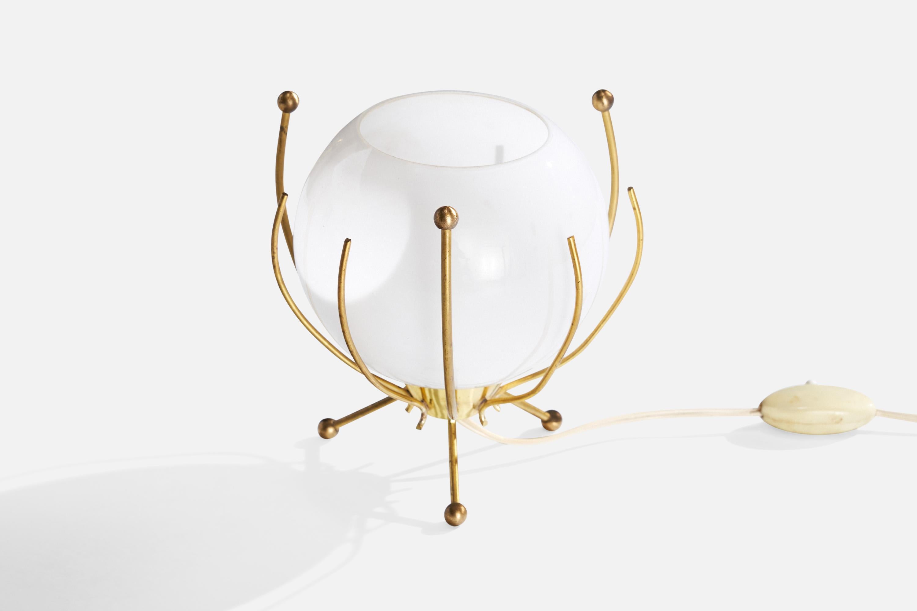 Diseñador austriaco, Lámparas de mesa, Latón, Vidrio, Austria, Años 50 Austríaco en venta