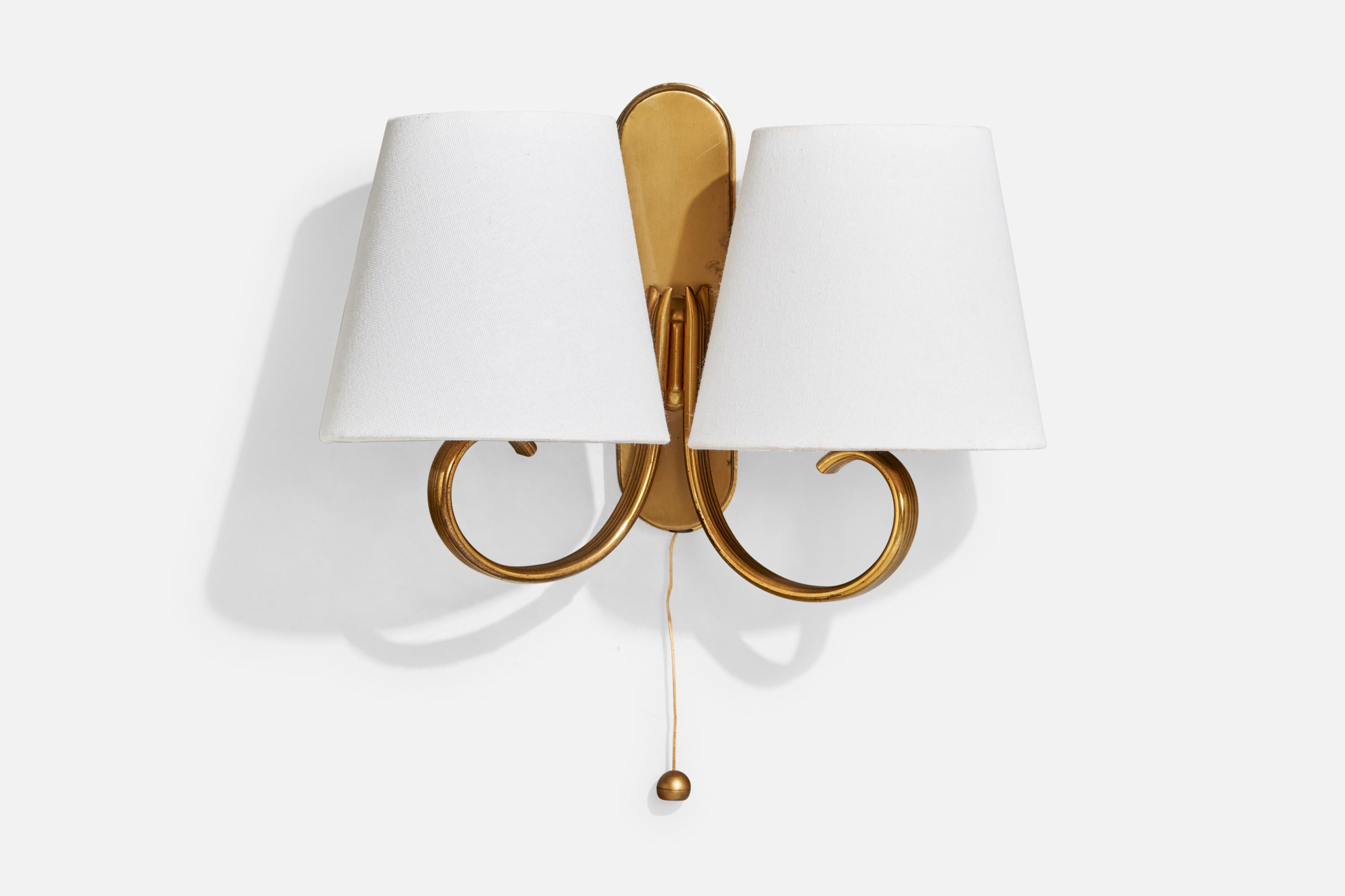 A brass and white fabric wall light designed and produced in Austria, c. 1950s.

Overall Dimensions (Inches): 8.875” H x 12.75” W x 6.75“ D

Back Plate Dimensions (Inches): 7.75” H x 2.25“ W x .75” D

Bulb Specifications: E-26 candle

Number of